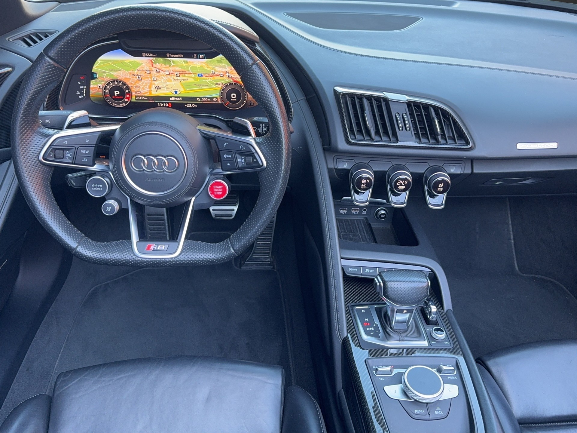AUDI R8 Spyder performance S-Tronic-image-11