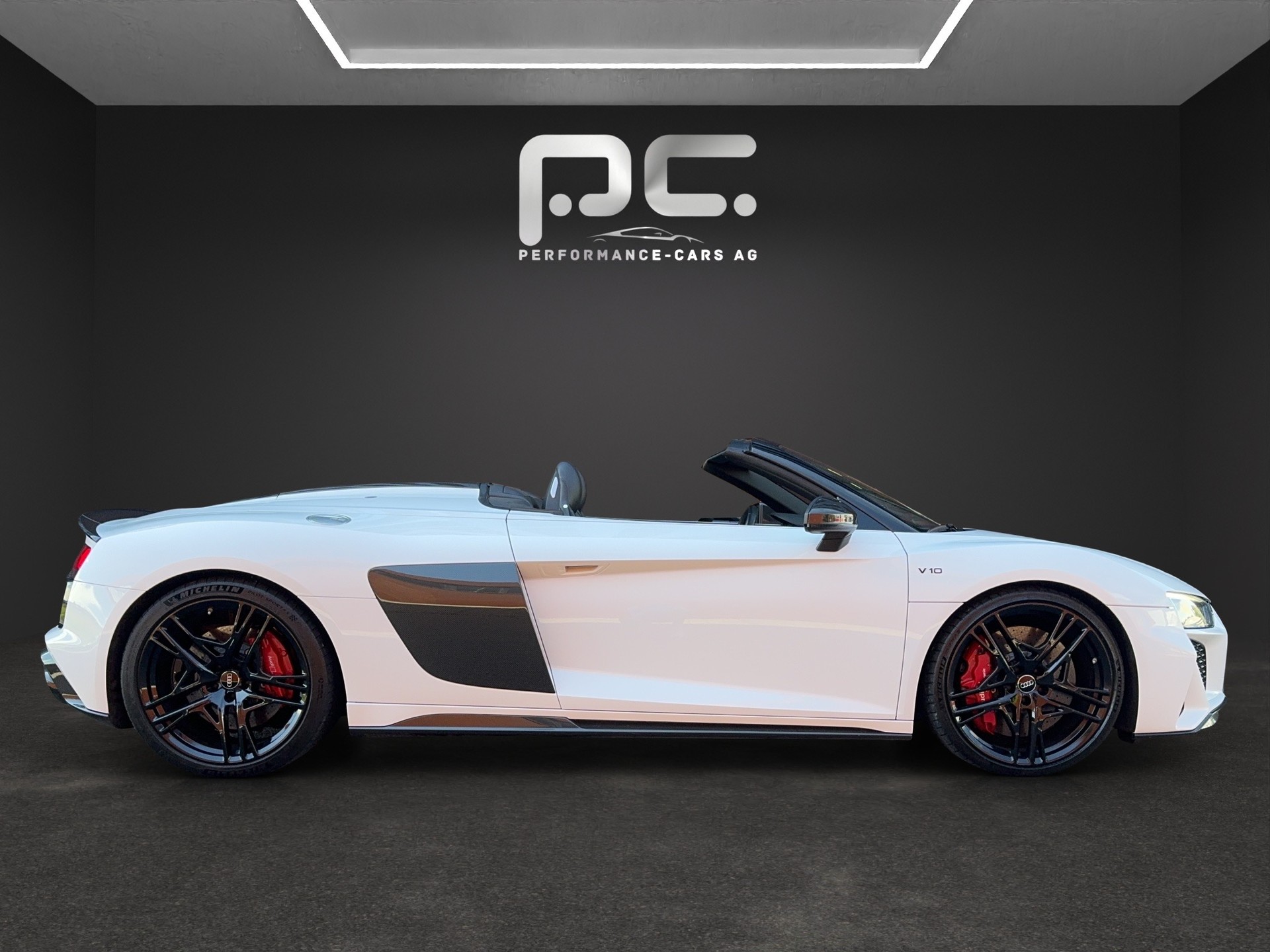 AUDI R8 Spyder performance S-Tronic-image-7