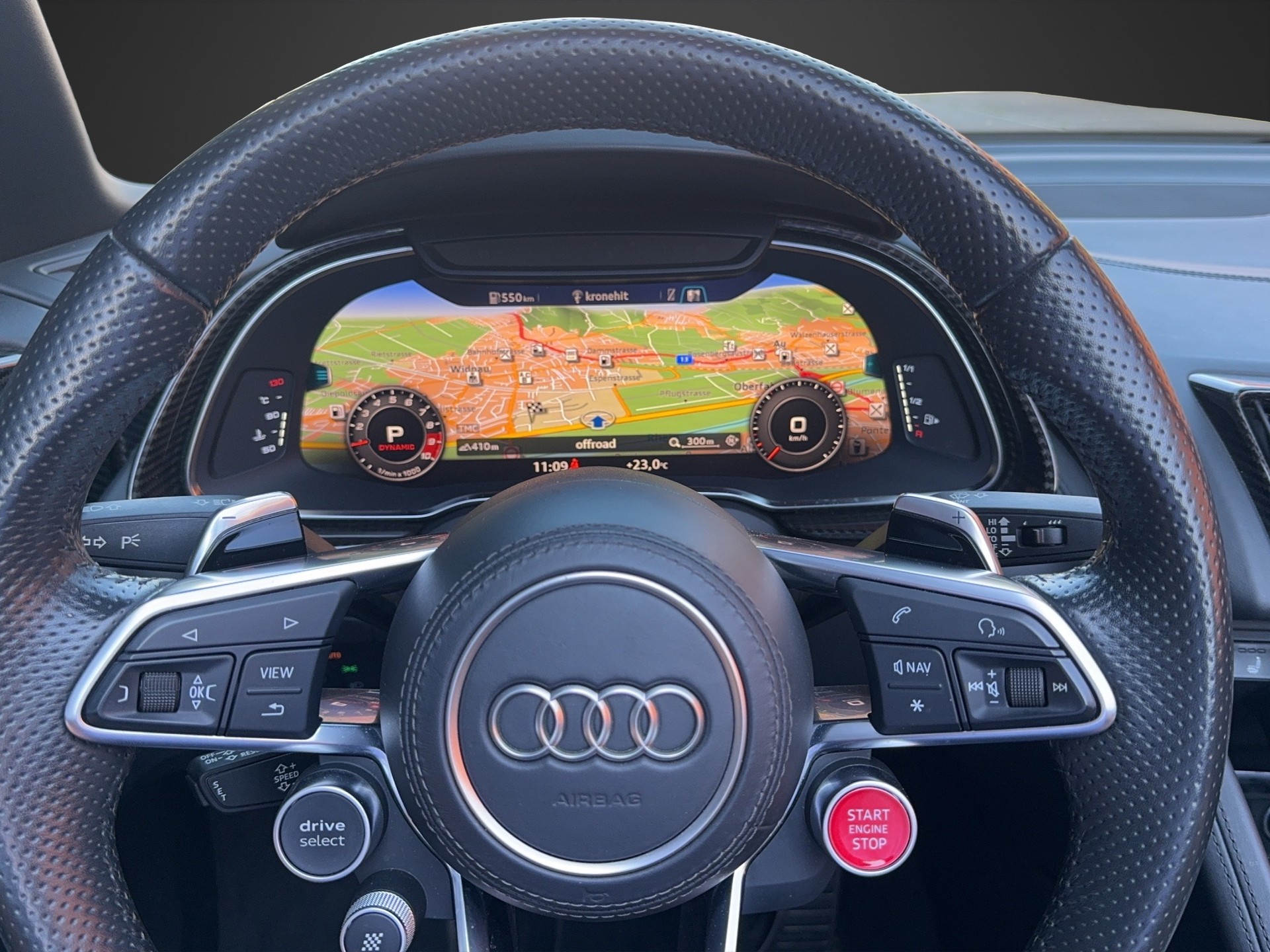 AUDI R8 Spyder performance S-Tronic-image-9