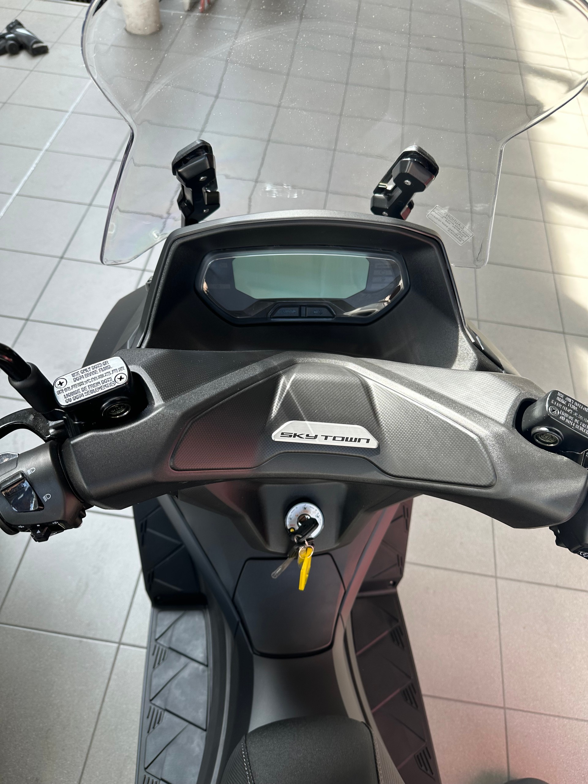 KYMCO SKY TOWN-image-3