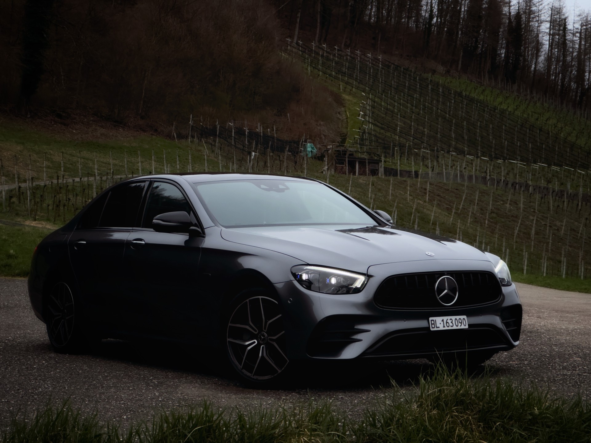 MERCEDES-BENZ E 300 e 4Matic EQ Star 9G-Tronic-image-12