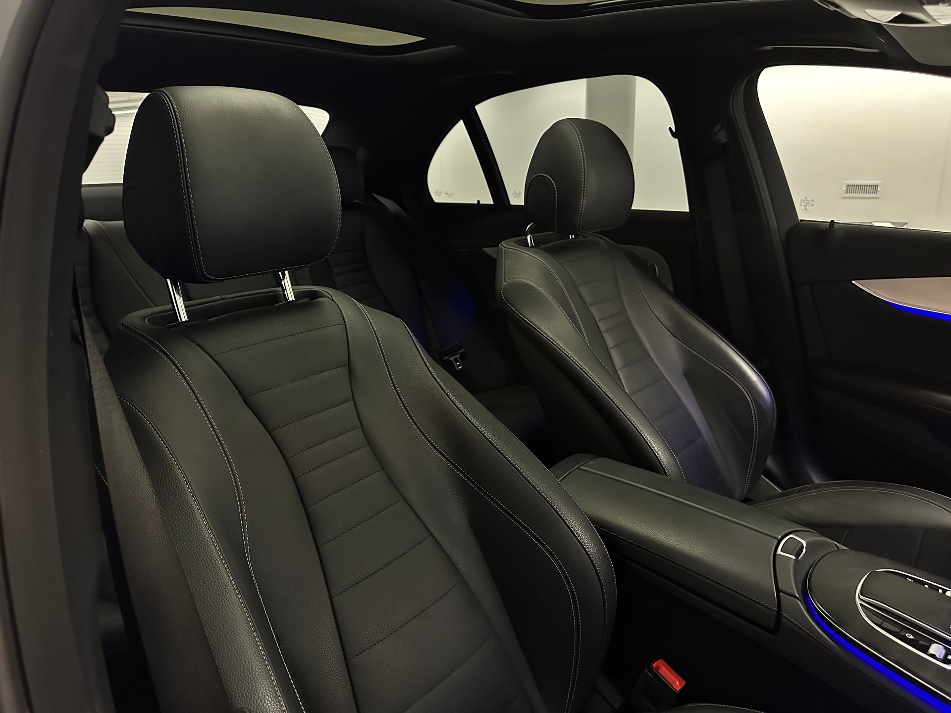 MERCEDES-BENZ E 300 e 4Matic EQ Star 9G-Tronic-image-14