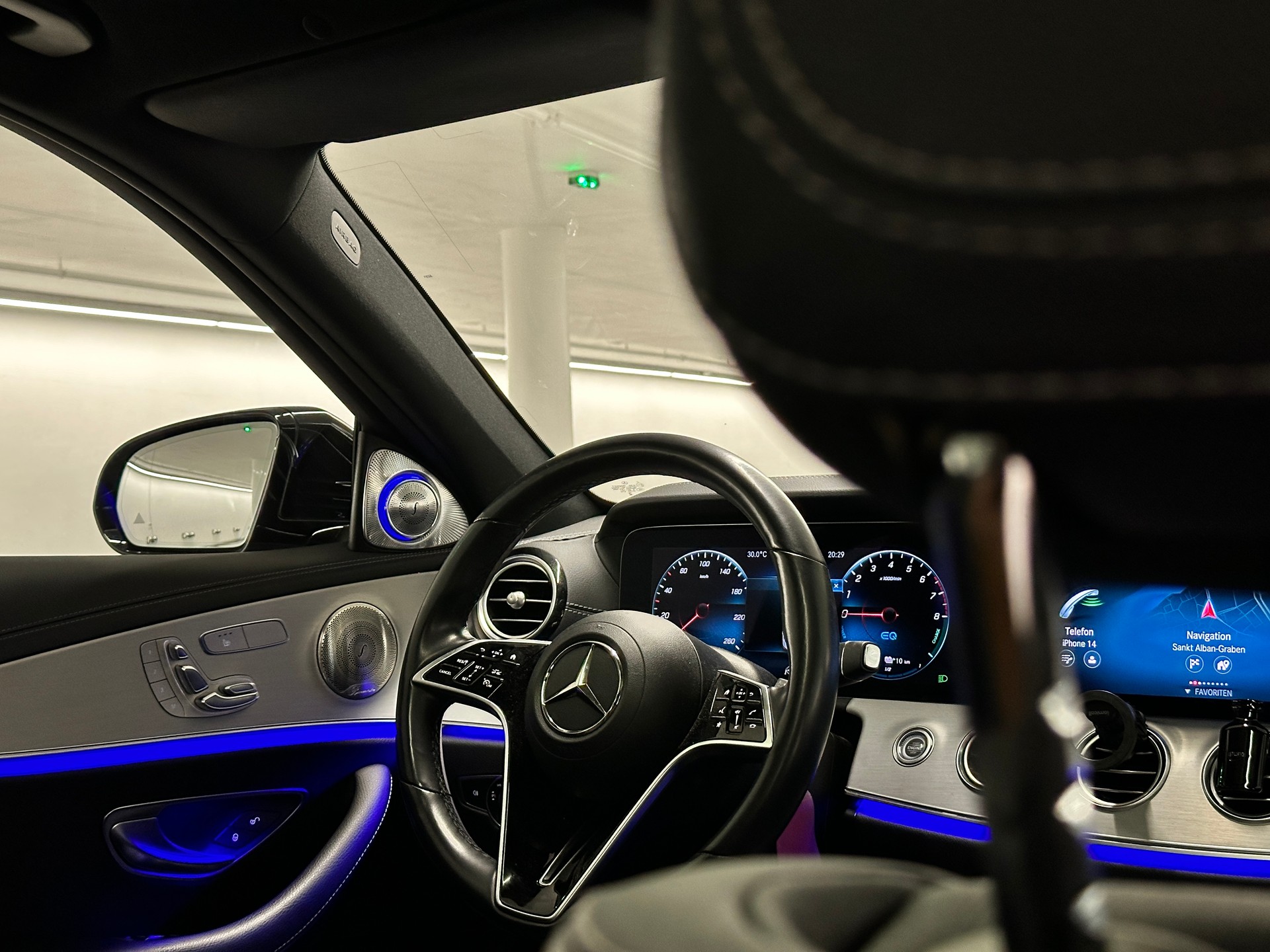 MERCEDES-BENZ E 300 e 4Matic EQ Star 9G-Tronic-image-10