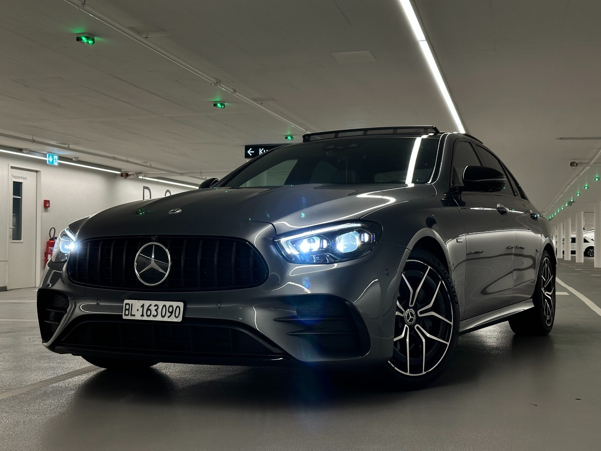 MERCEDES-BENZ E 300 e 4Matic EQ Star 9G-Tronic-image-7