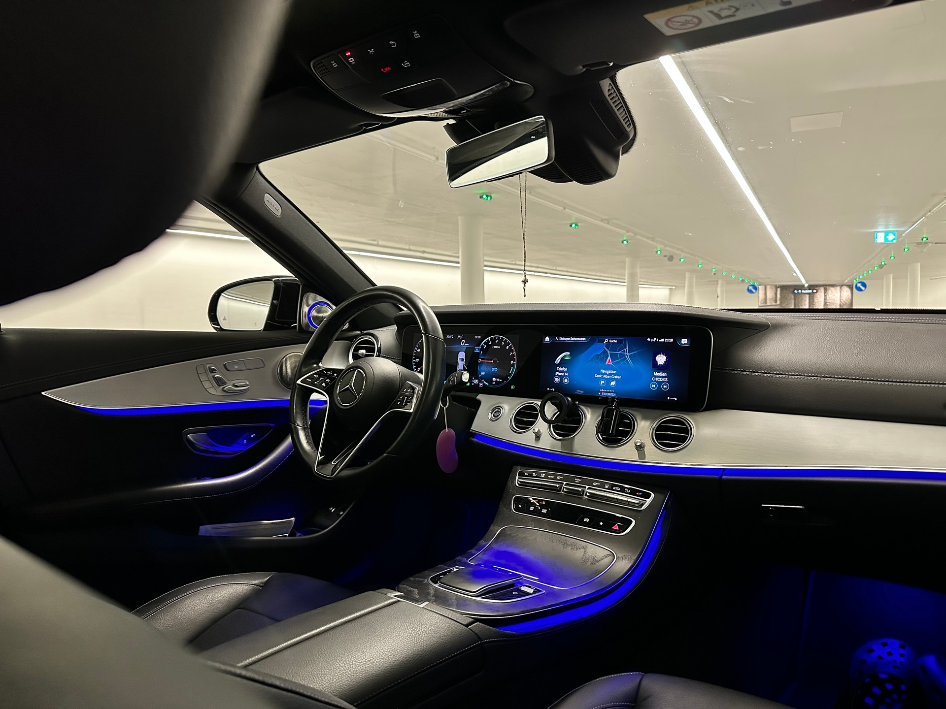 MERCEDES-BENZ E 300 e 4Matic EQ Star 9G-Tronic-image-11