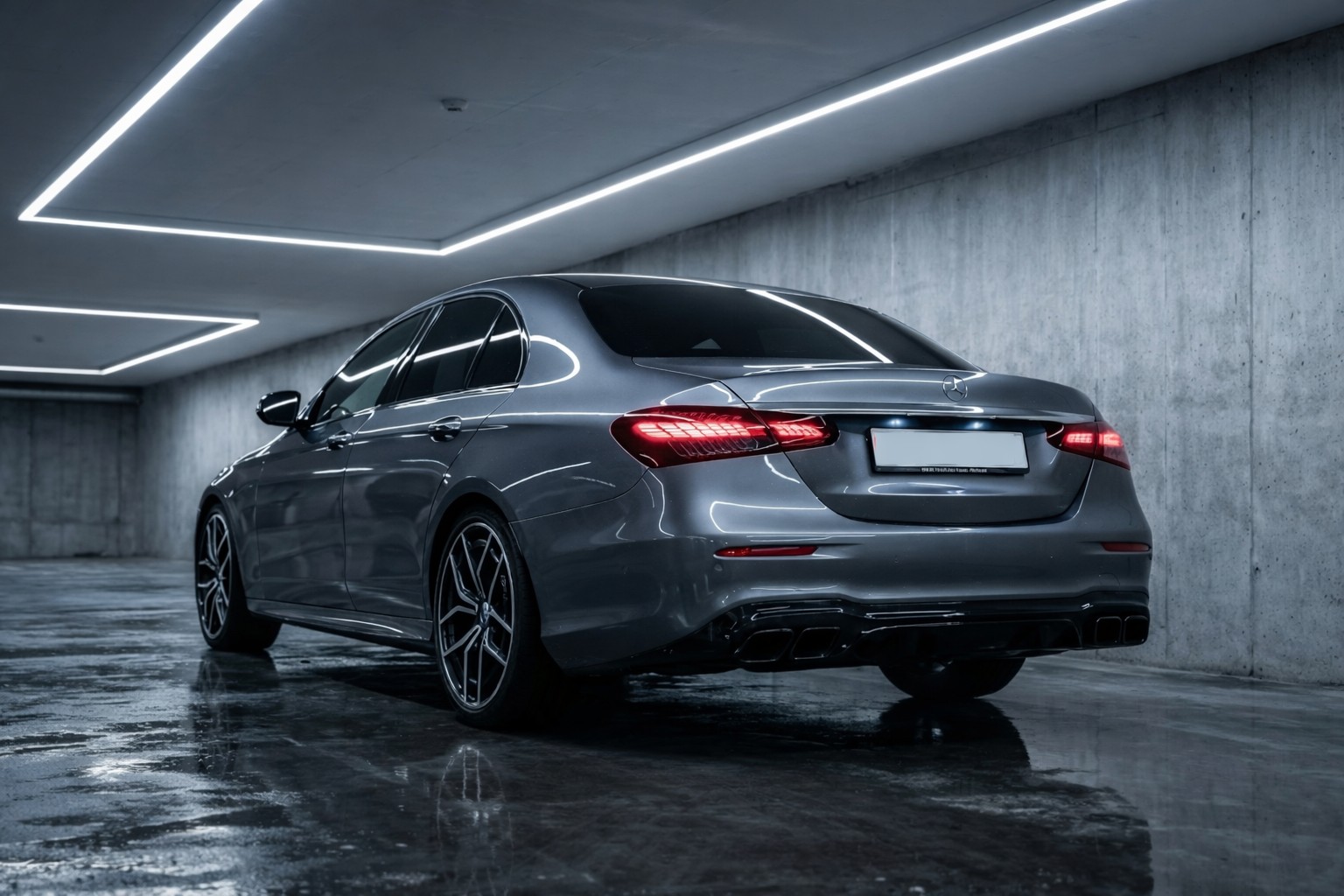 MERCEDES-BENZ E 300 e 4Matic EQ Star 9G-Tronic-image-1