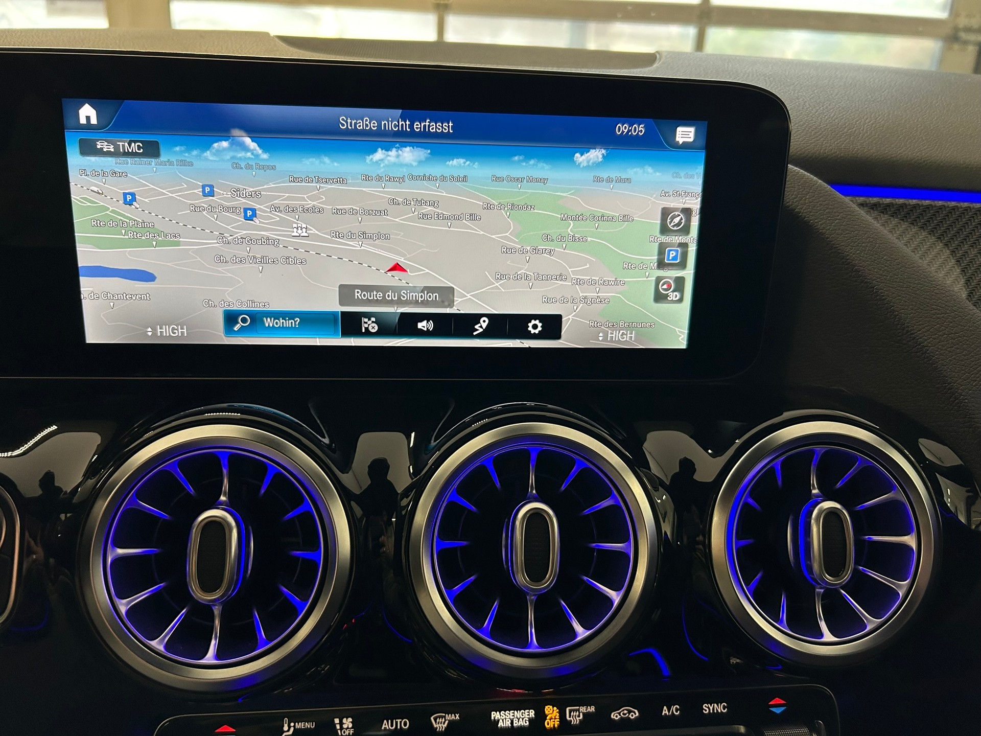 MERCEDES-BENZ B 250 4Matic AMG Line-image-14