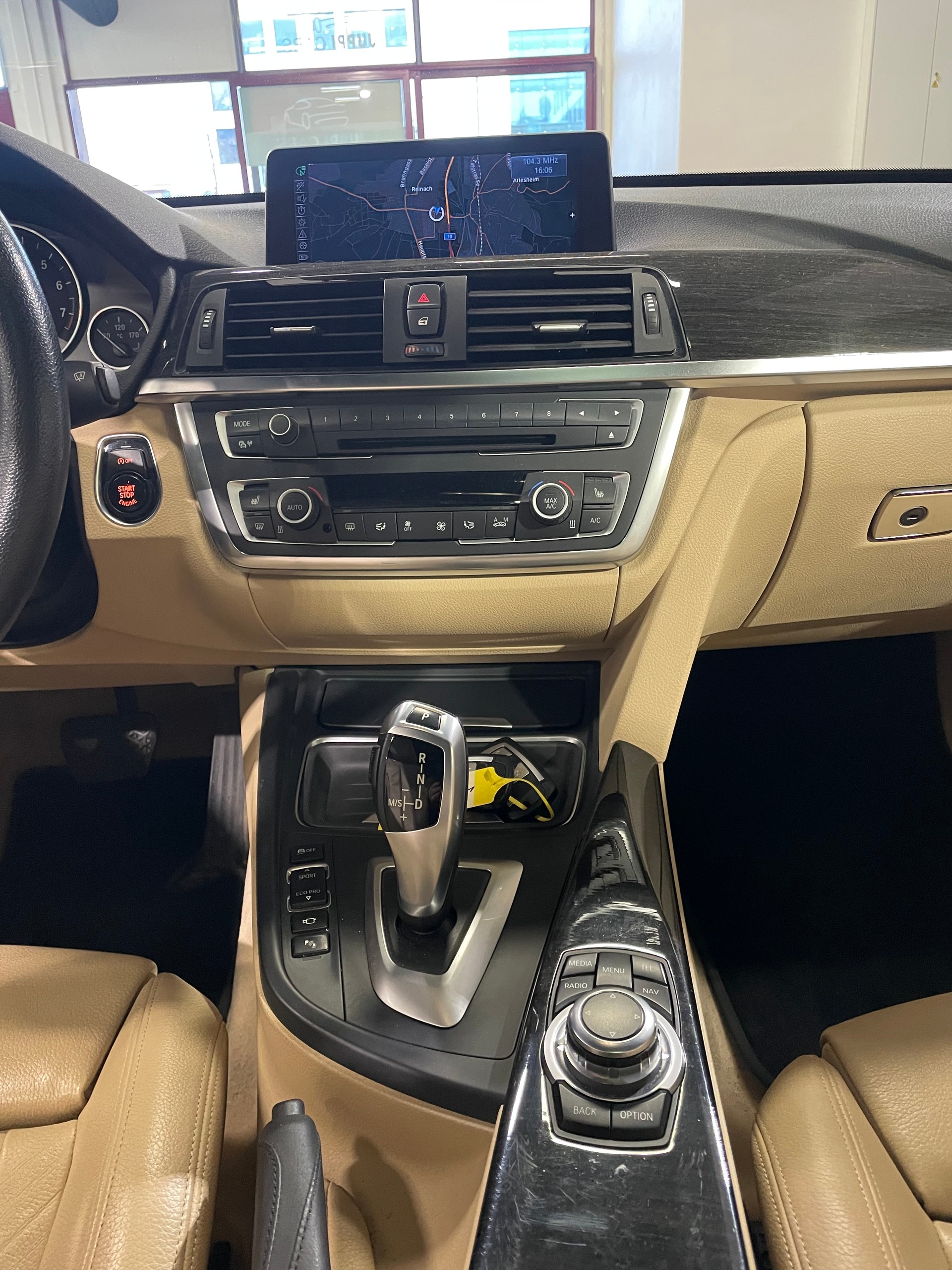 BMW 328i GT Luxury Line Steptronic-image-10