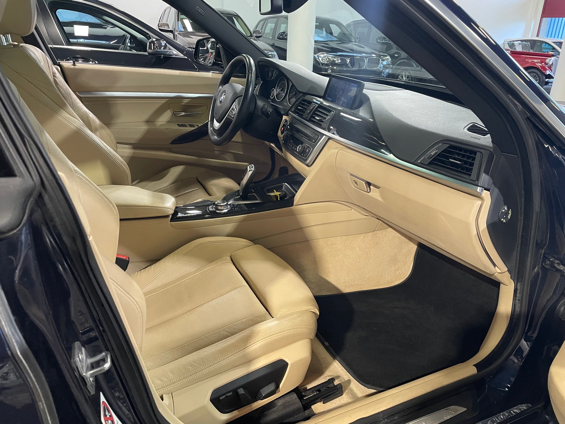 BMW 328i GT Luxury Line Steptronic-image-8