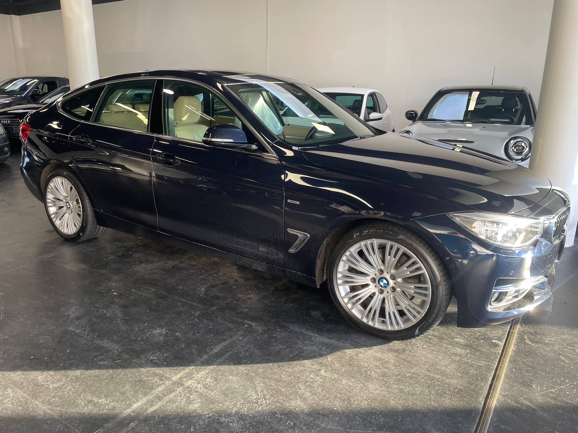 BMW 328i GT Luxury Line Steptronic-image-4