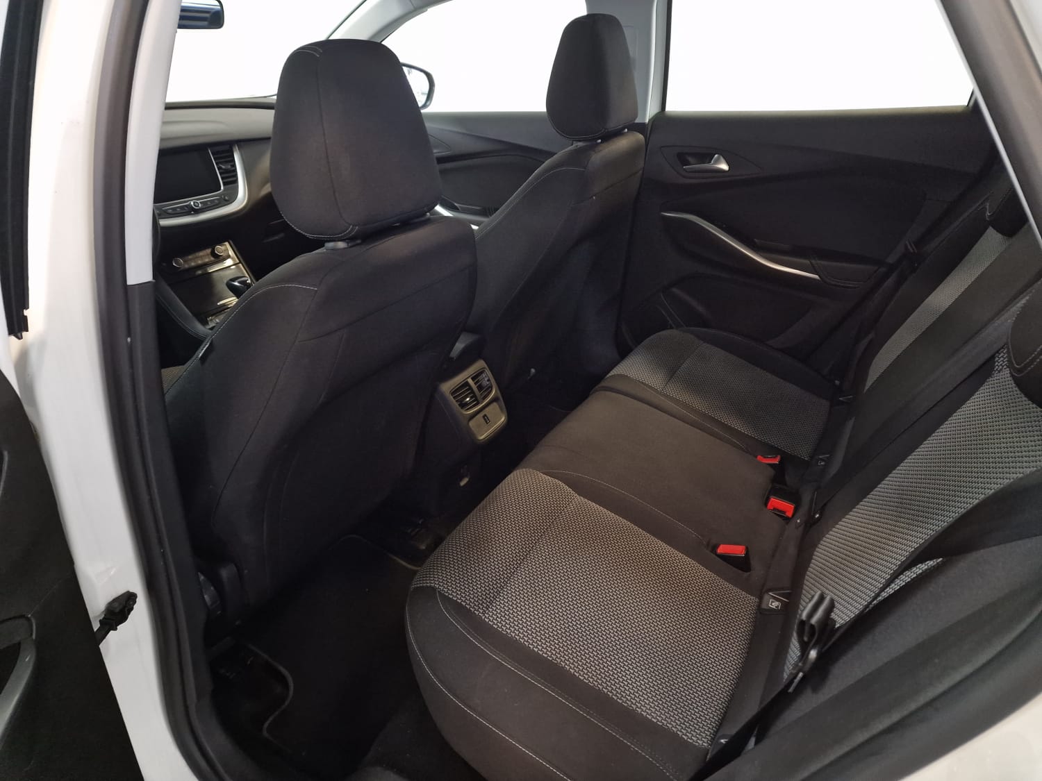 OPEL Grandland X 1.2i TP Ultimate-image-18