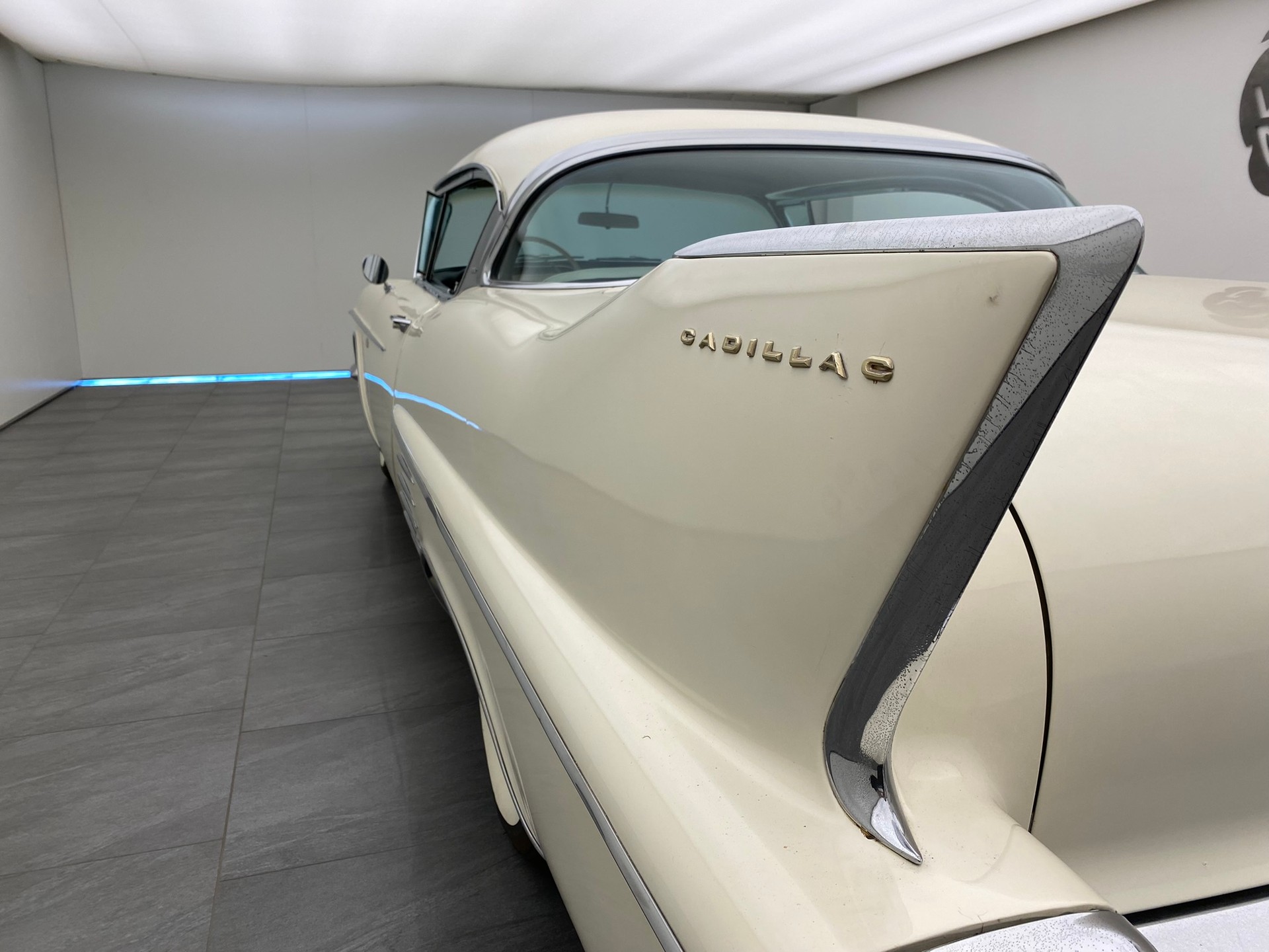 CADILLAC Series 62-image-9