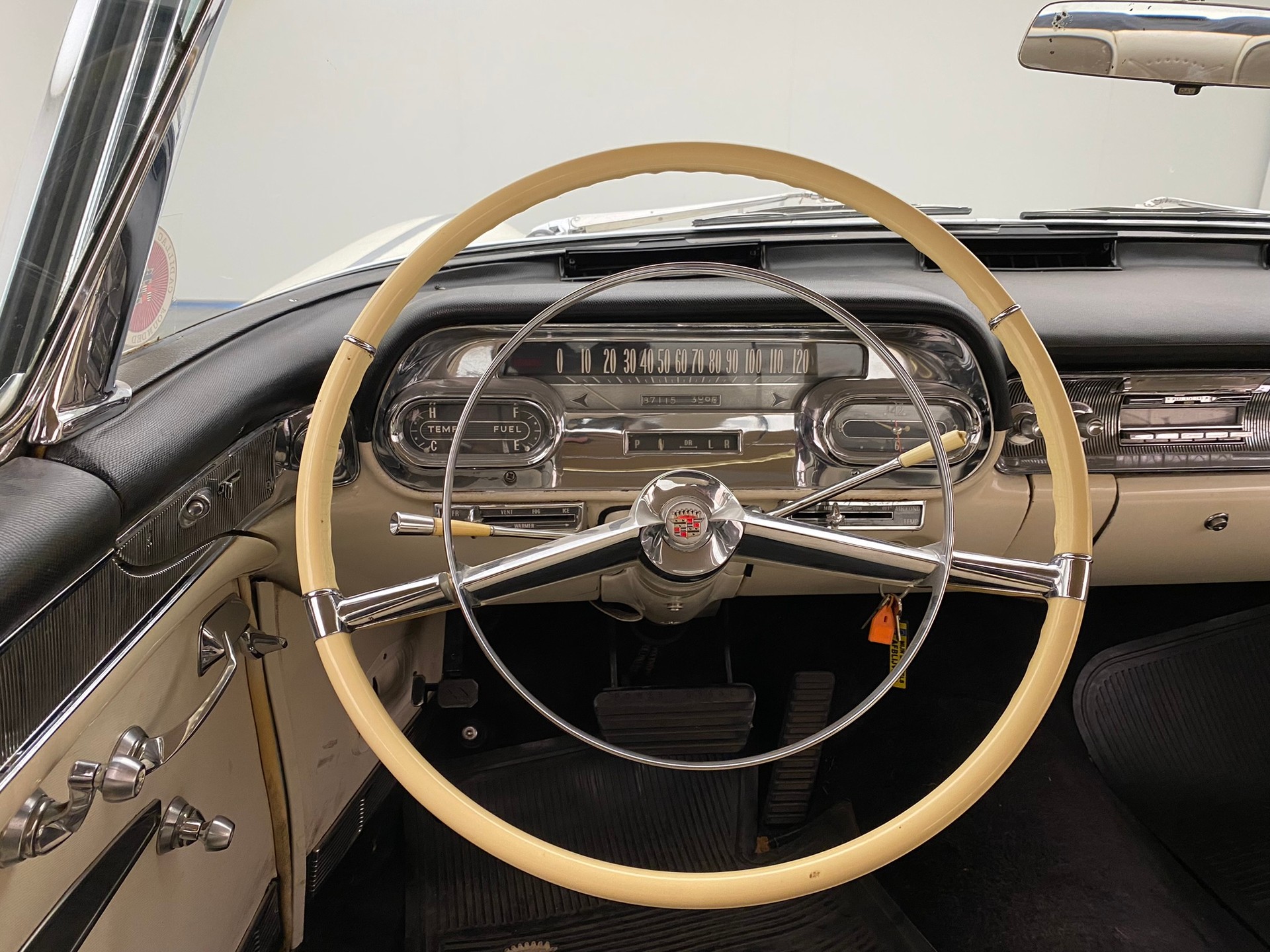CADILLAC Series 62-image-11