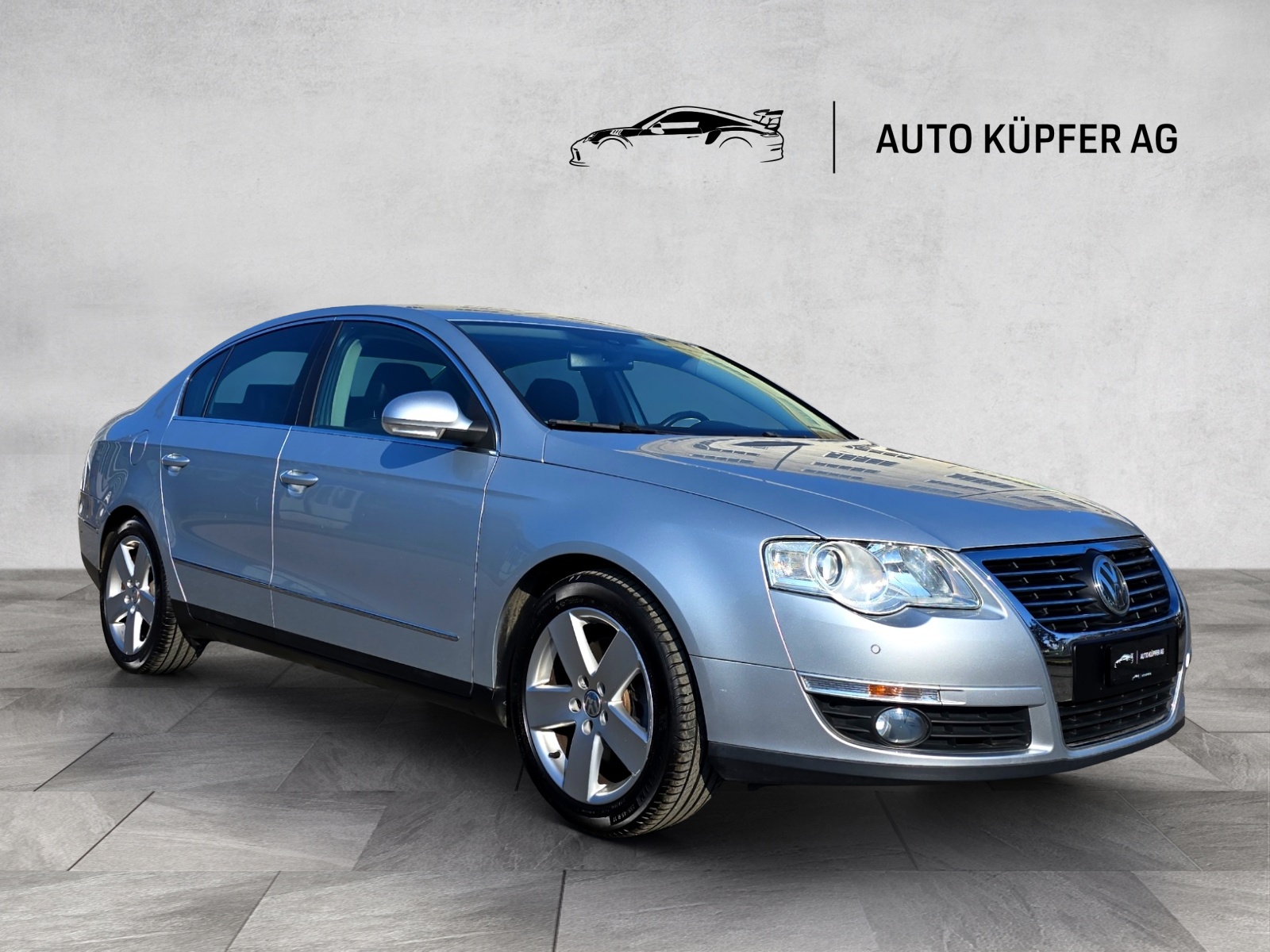 VW Passat 2.0 TDI Highline-showroom-element-1