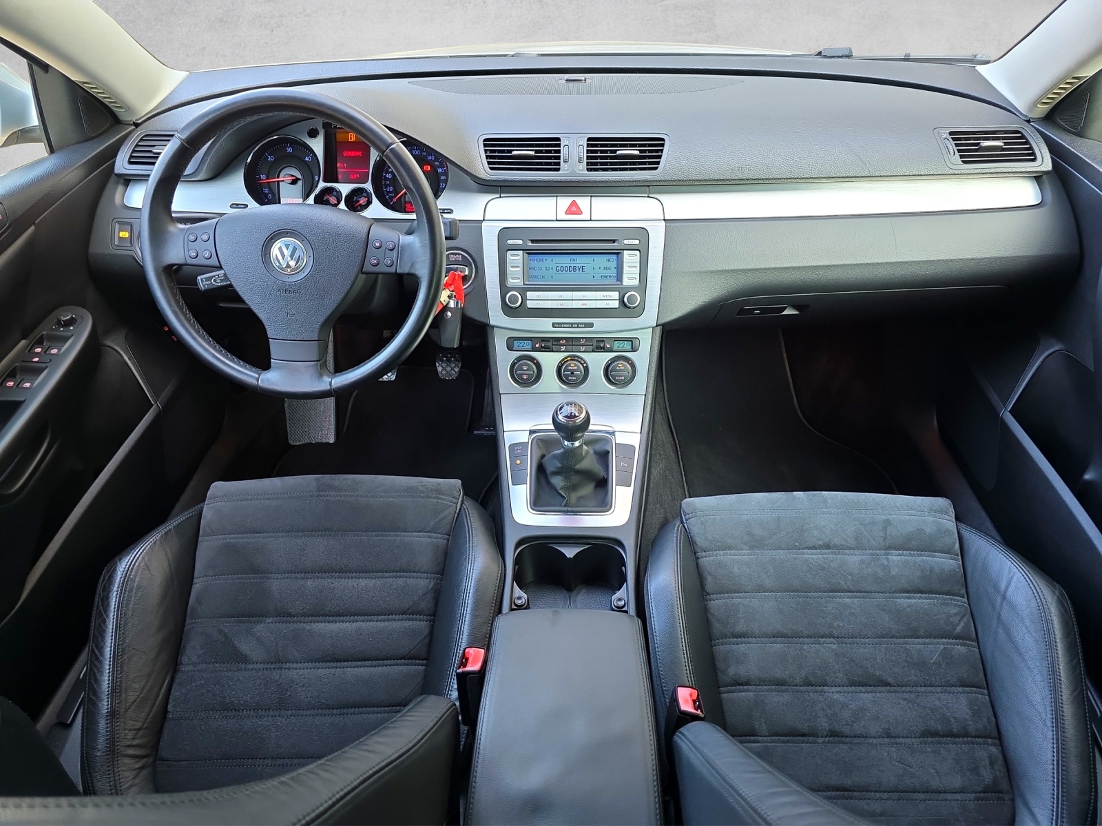 VW Passat 2.0 TDI Highline-image-6