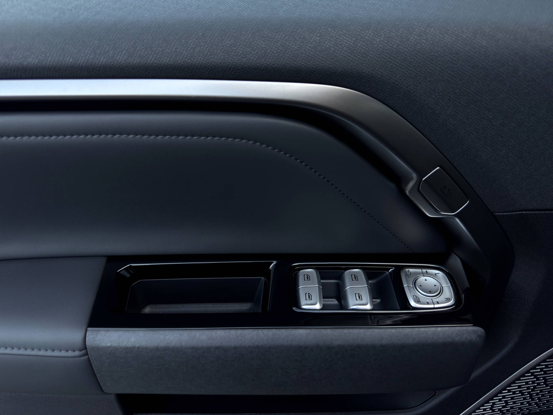 MAXUS eTerron 9 E-Motor 102kWh Luxury-image-6