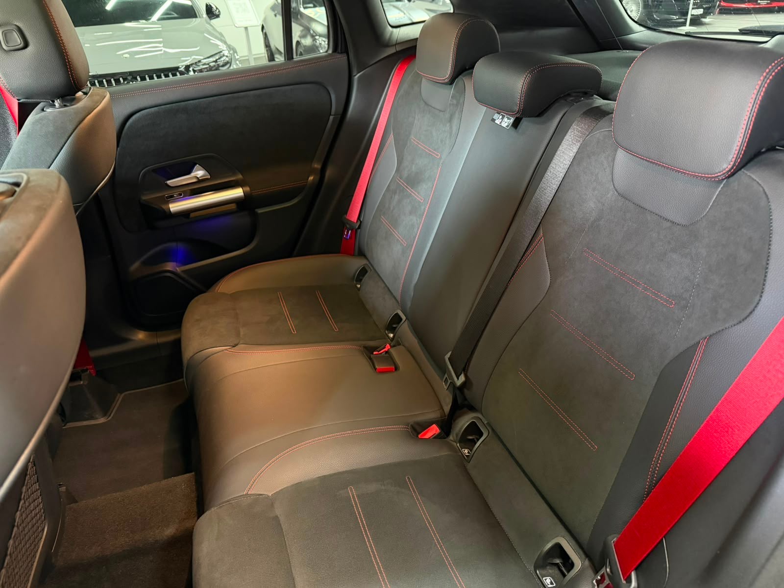 MERCEDES-BENZ GLA 35 AMG 4Matic 8G-Speedshift DCT-image-21