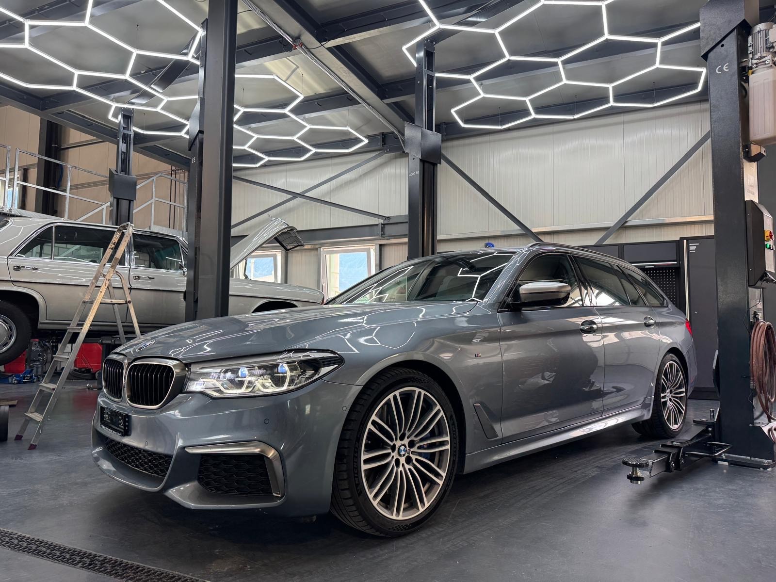 BMW M550d xDrive Touring Steptronic-image-1