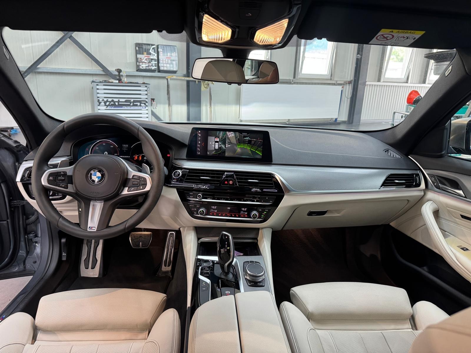 BMW M550d xDrive Touring Steptronic-image-8