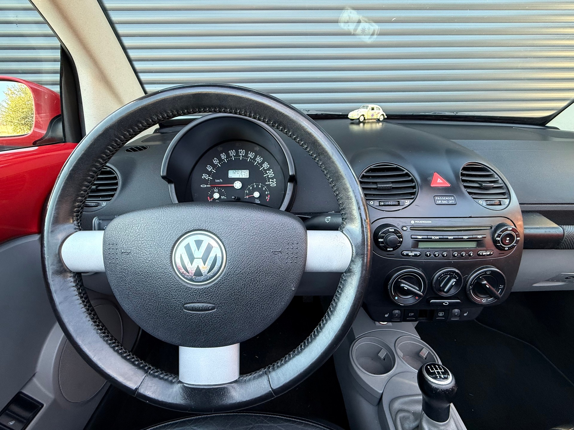 VW Beetle Cabrio 1.6 Frisch ab MFK-image-11