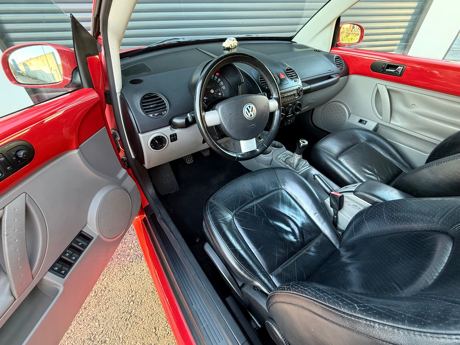 VW Beetle Cabrio 1.6 Frisch ab MFK-image-9