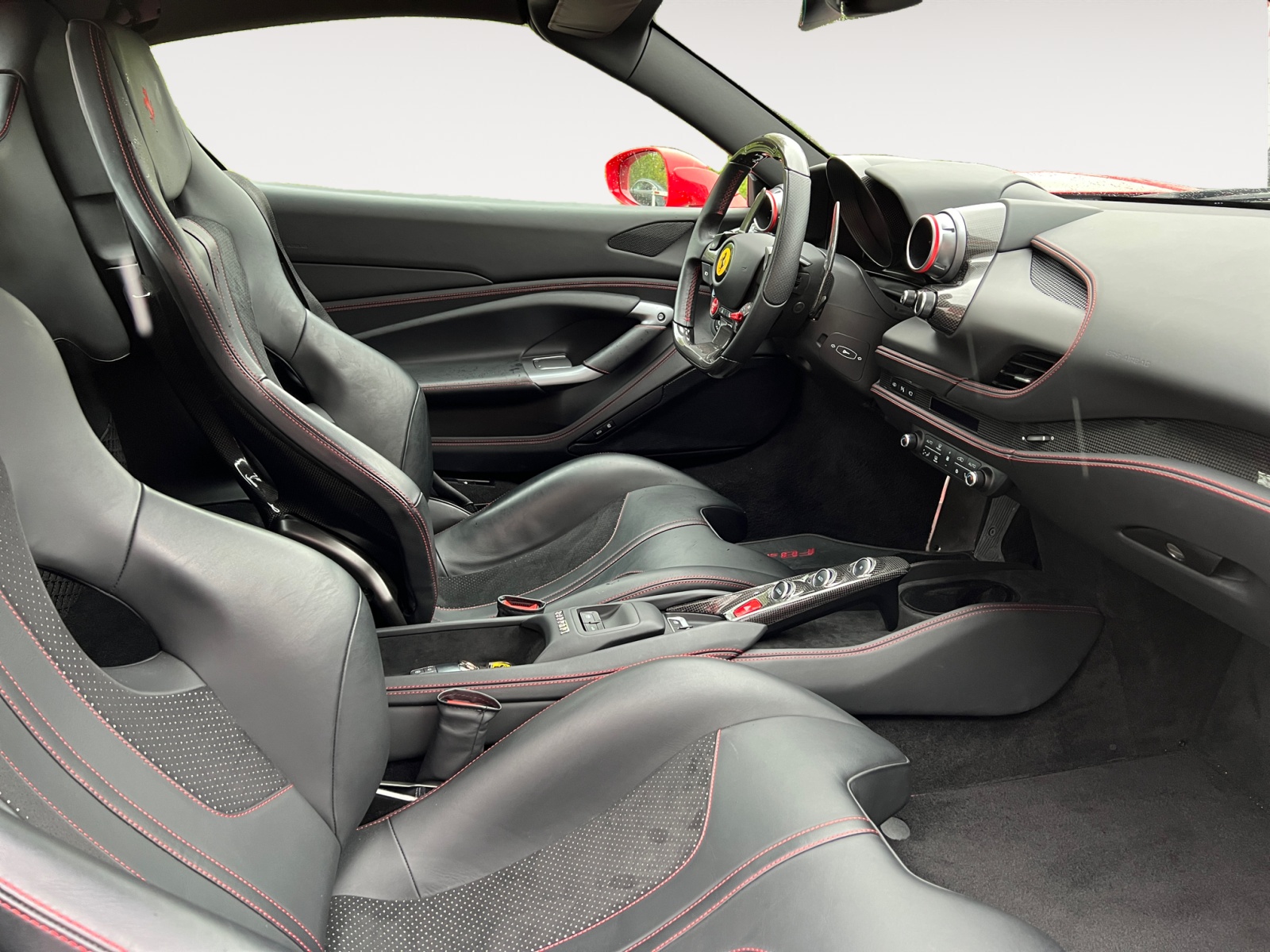 FERRARI F8 Spider-image-8
