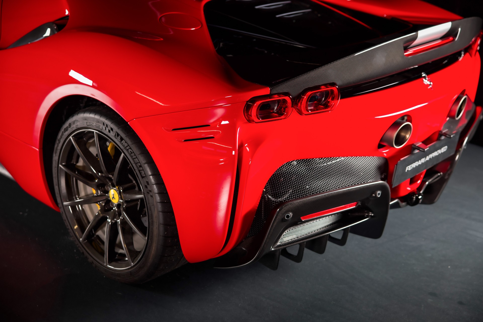 FERRARI SF90 Stradale Assetto Fiorano Paket-image-6