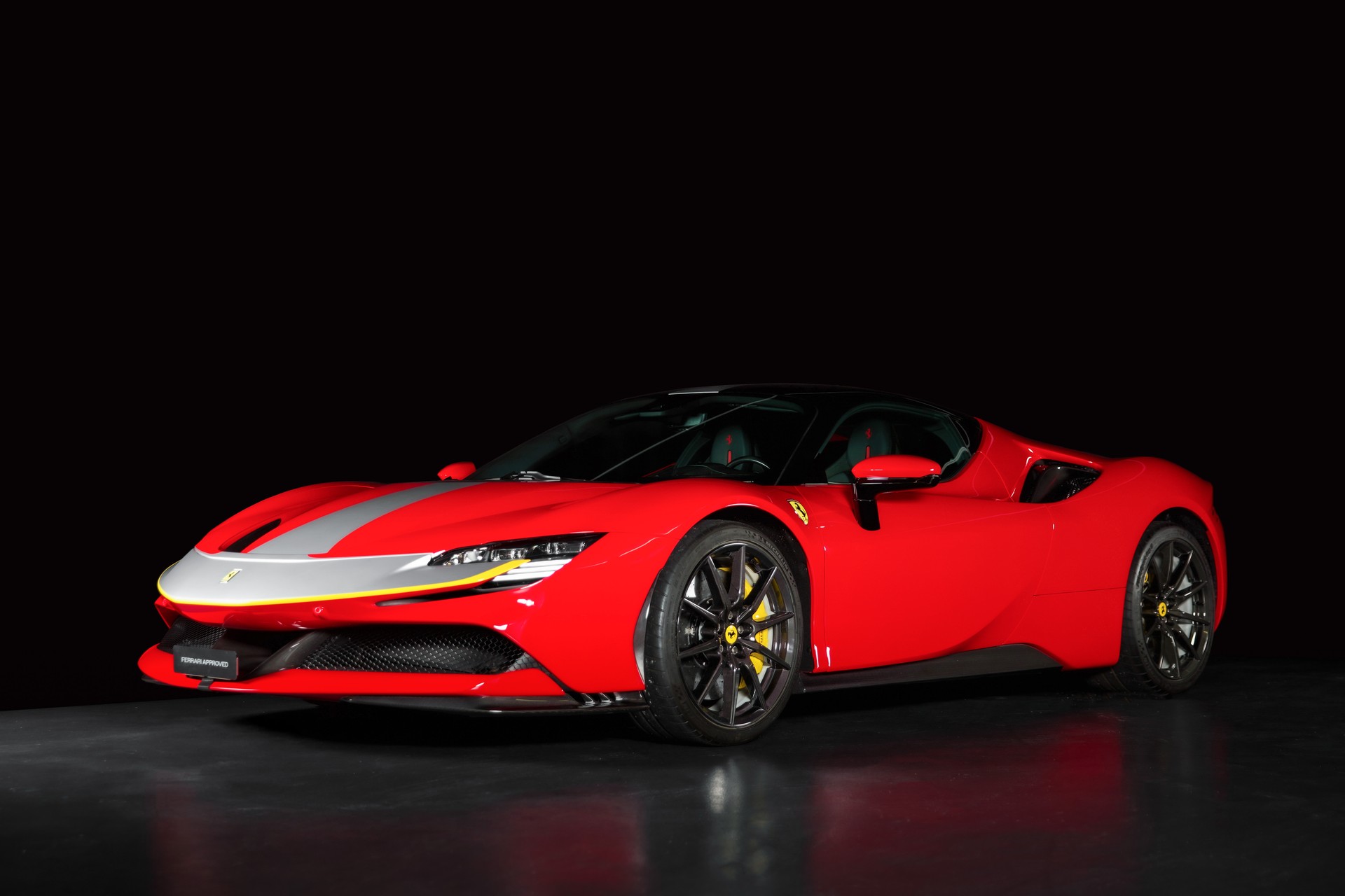 FERRARI SF90 Stradale Assetto Fiorano Paket-showroom-element-1