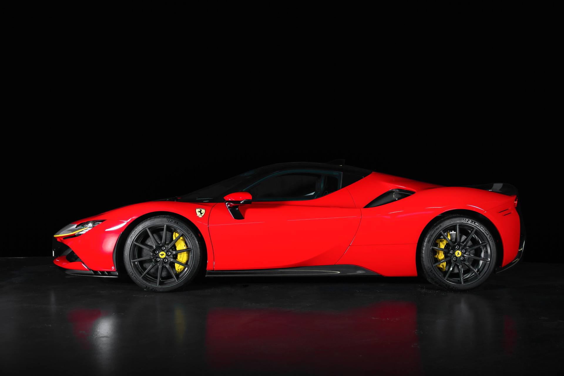 FERRARI SF90 Stradale Assetto Fiorano Paket-showroom-element-2