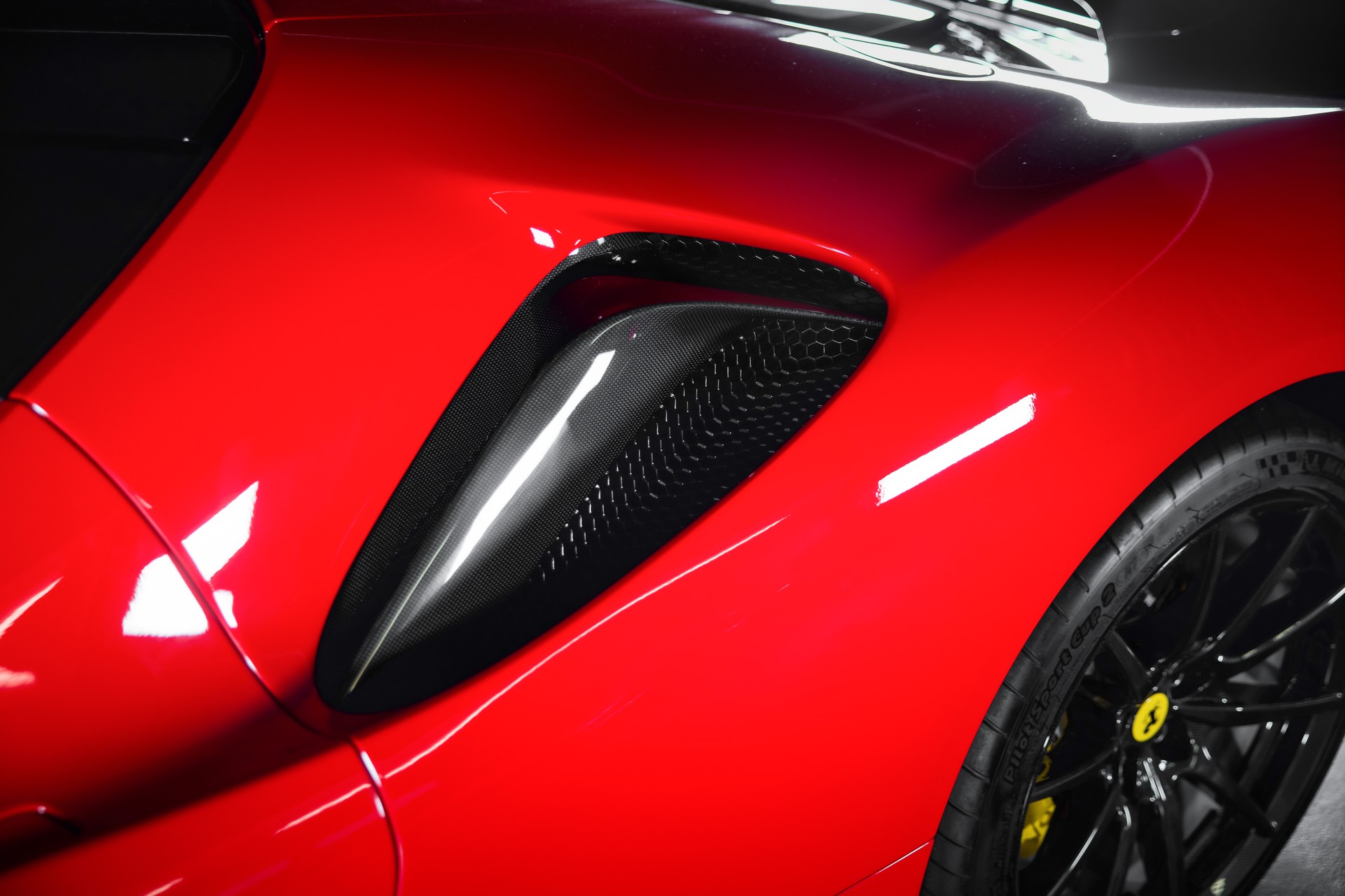 FERRARI SF90 Stradale Assetto Fiorano Paket-image-11