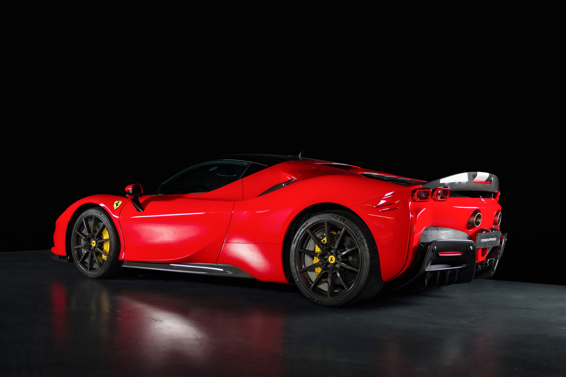 FERRARI SF90 Stradale Assetto Fiorano Paket-showroom-element-3