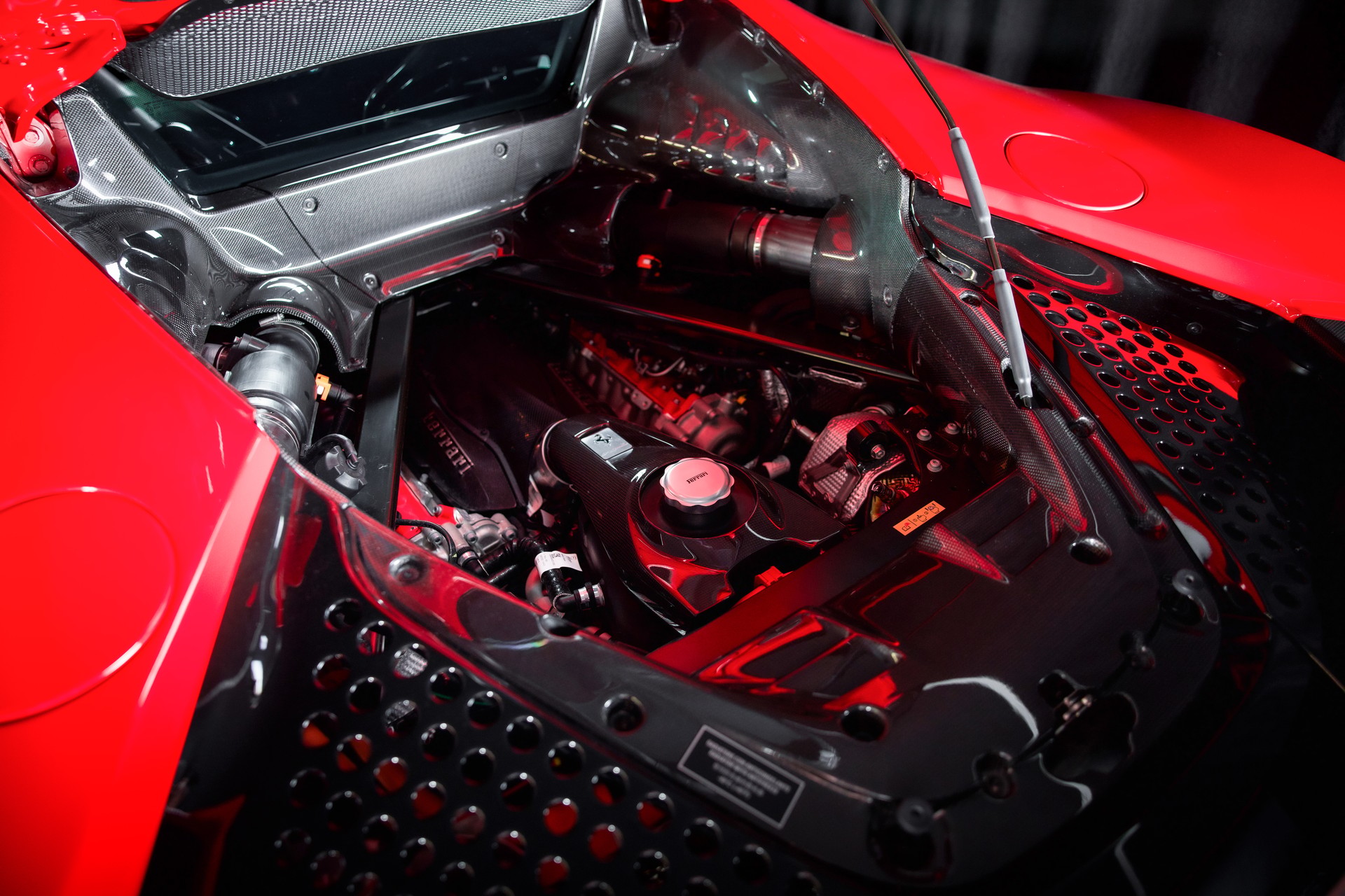 FERRARI SF90 Stradale Assetto Fiorano Paket-image-19