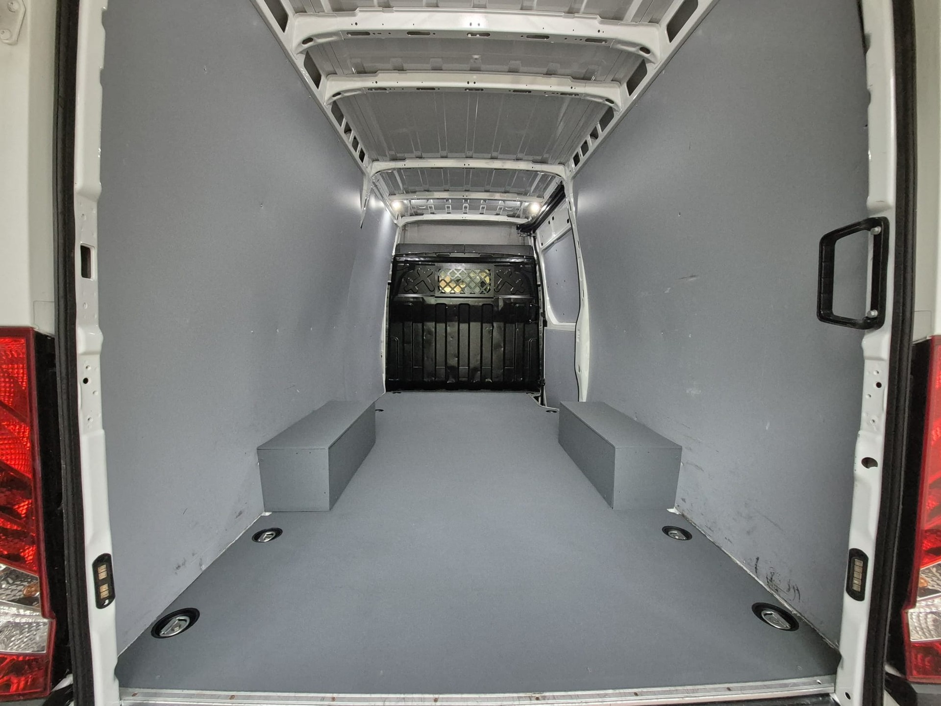 IVECO 35 S 16 A8 V-showroom-element-2