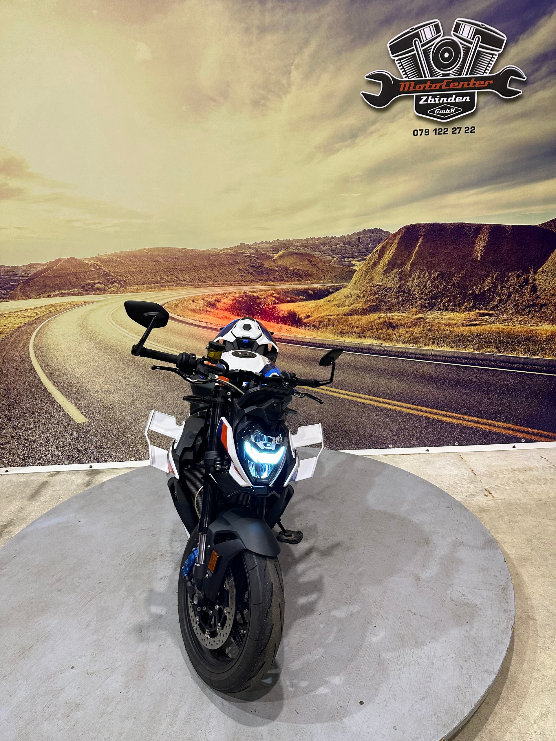 BMW M 1000 R-image-2
