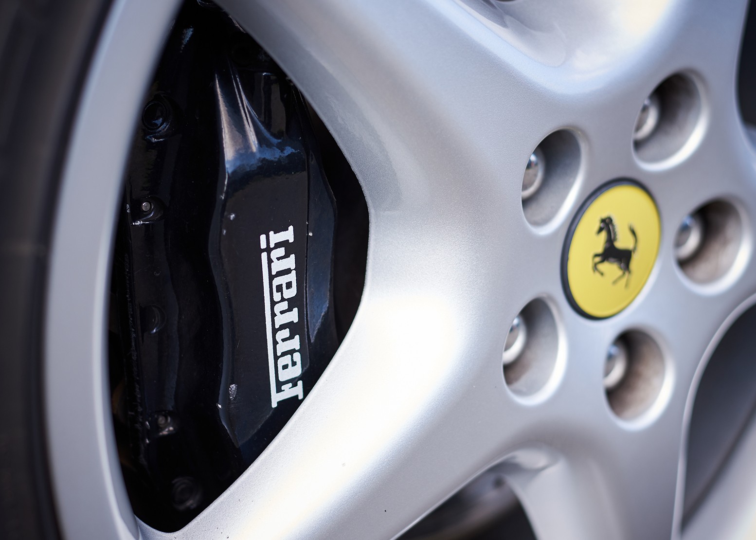 FERRARI F550 Maranello-image-9