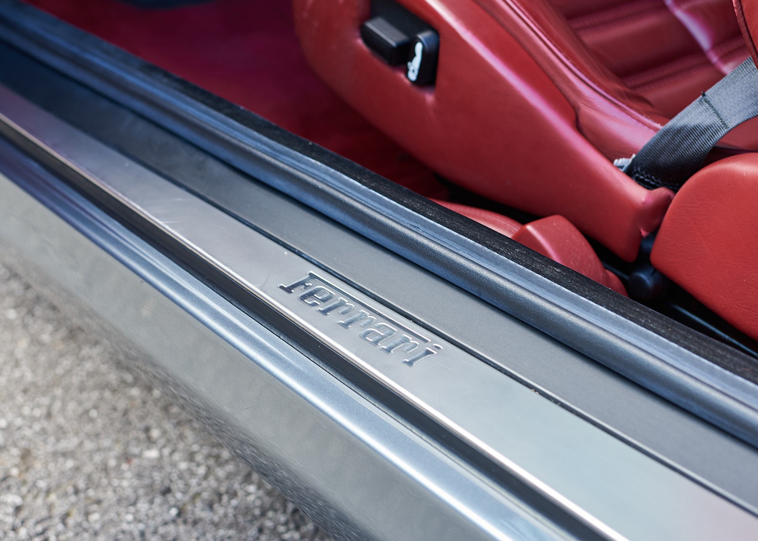 FERRARI F550 Maranello-image-8