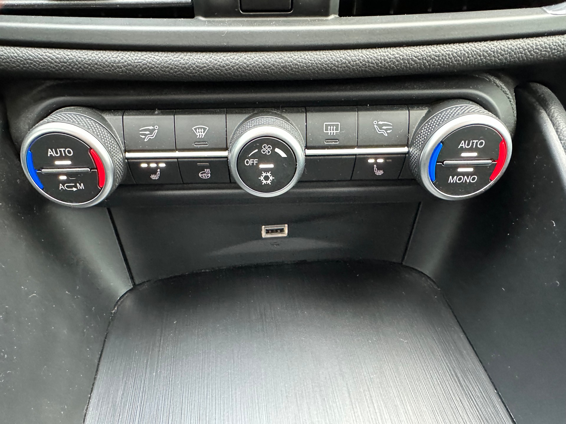 ALFA ROMEO Giulia 2.2 JTDM Super Automatic-image-18