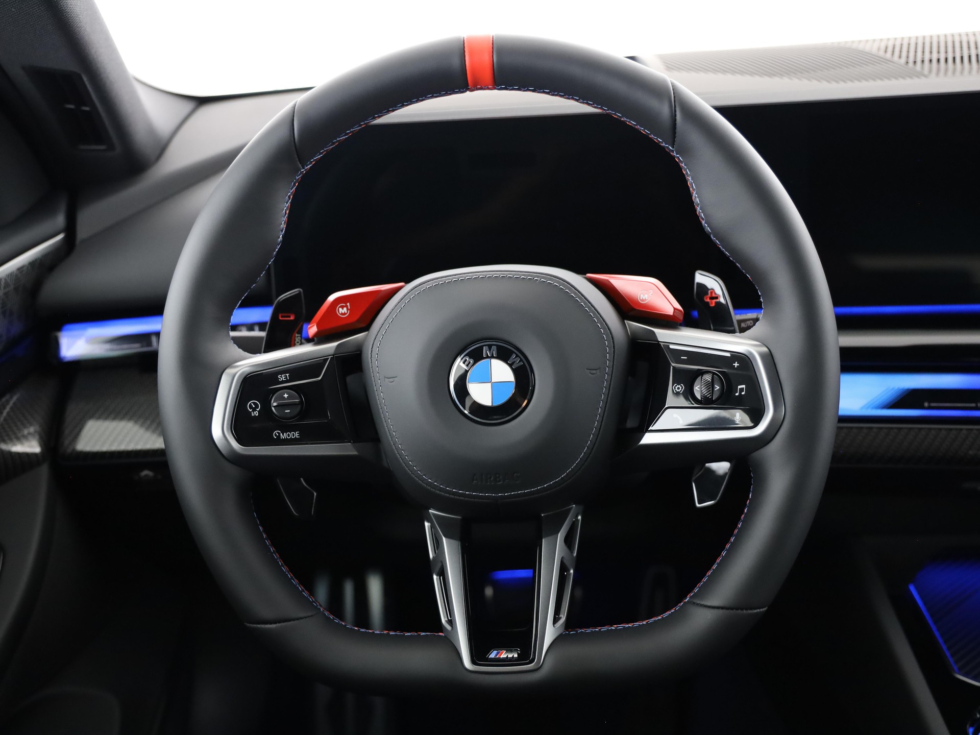 BMW M5 xDrive Touring-image-18