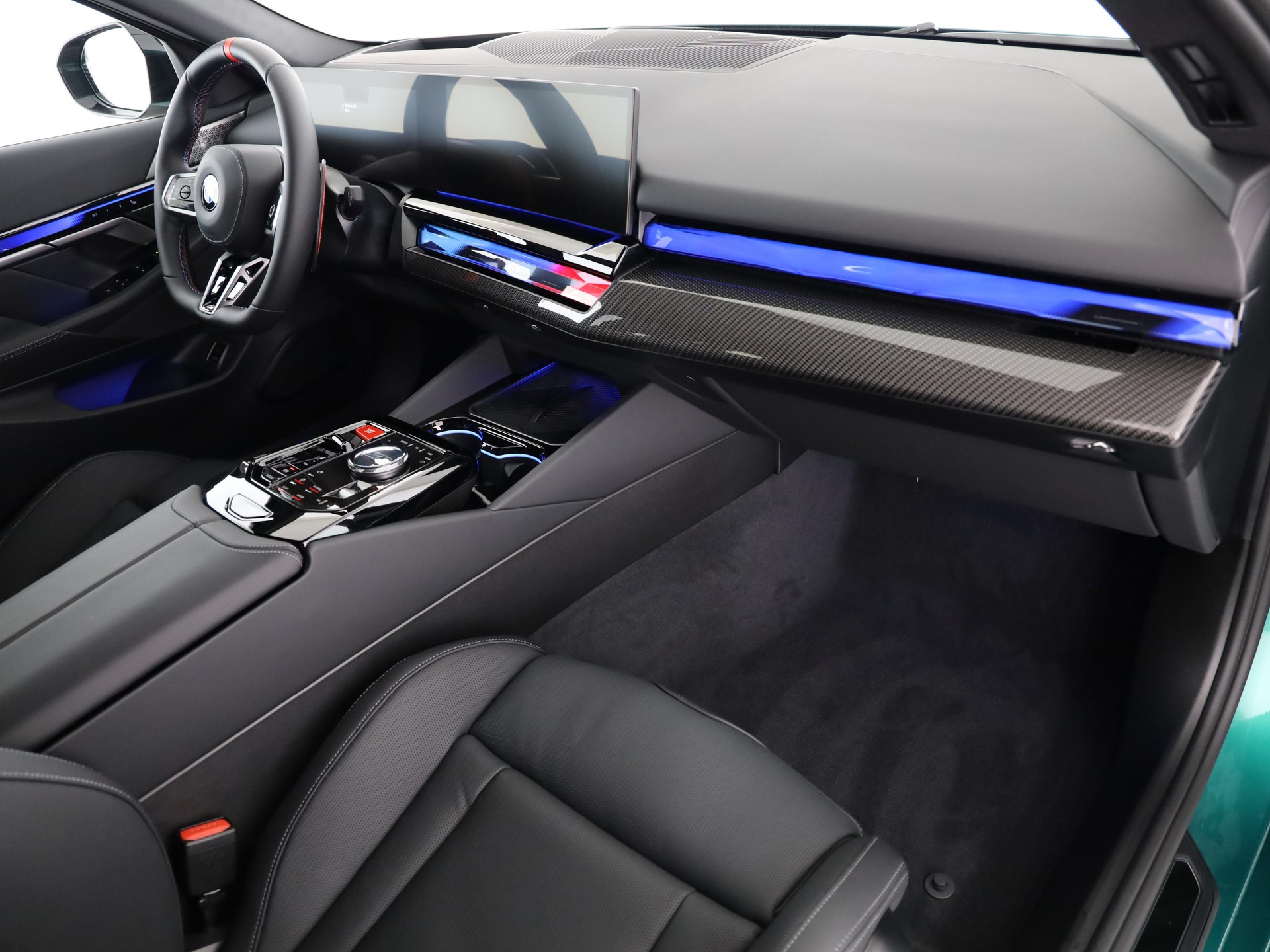 BMW M5 xDrive Touring-image-13
