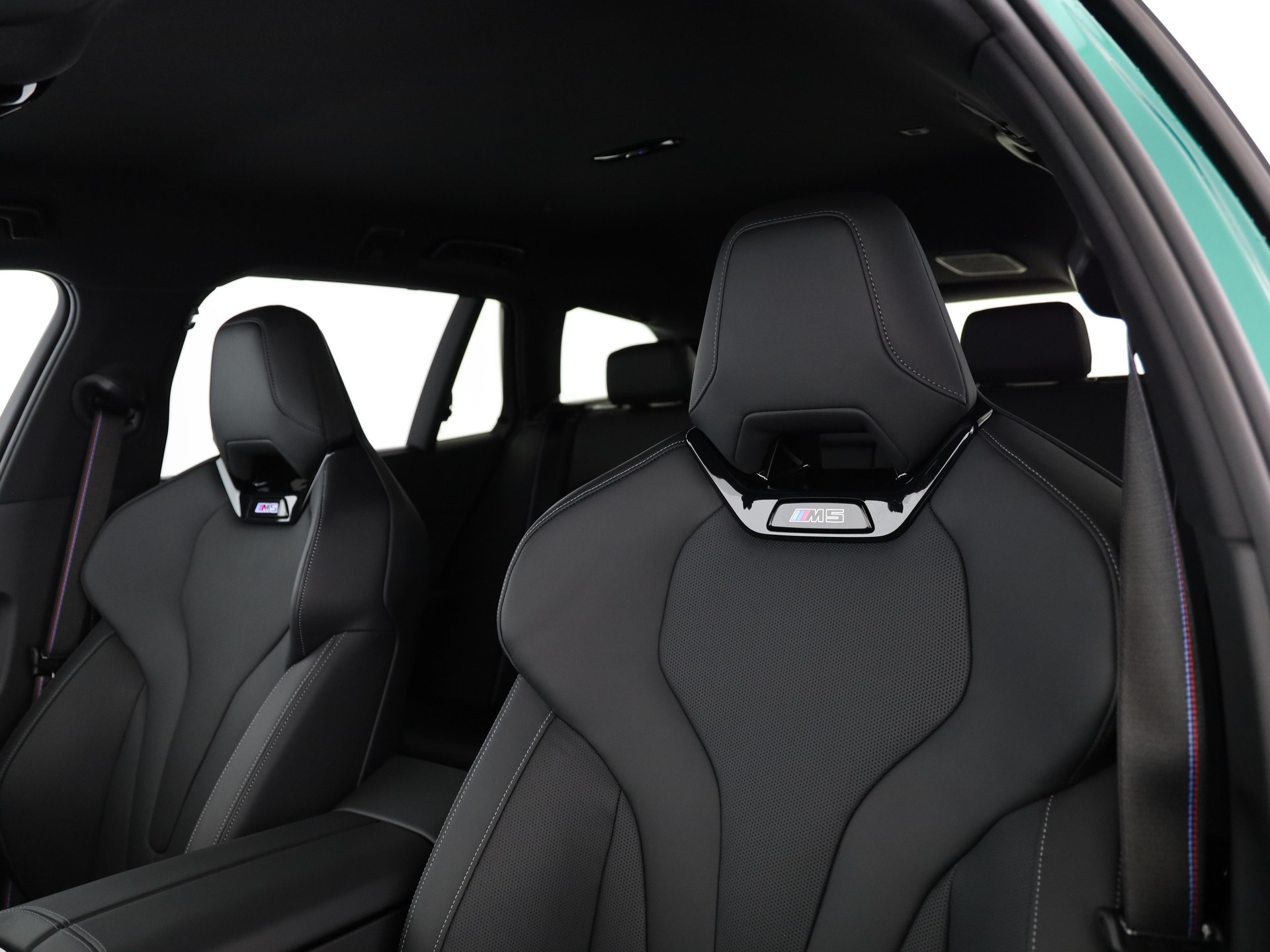 BMW M5 xDrive Touring-image-12