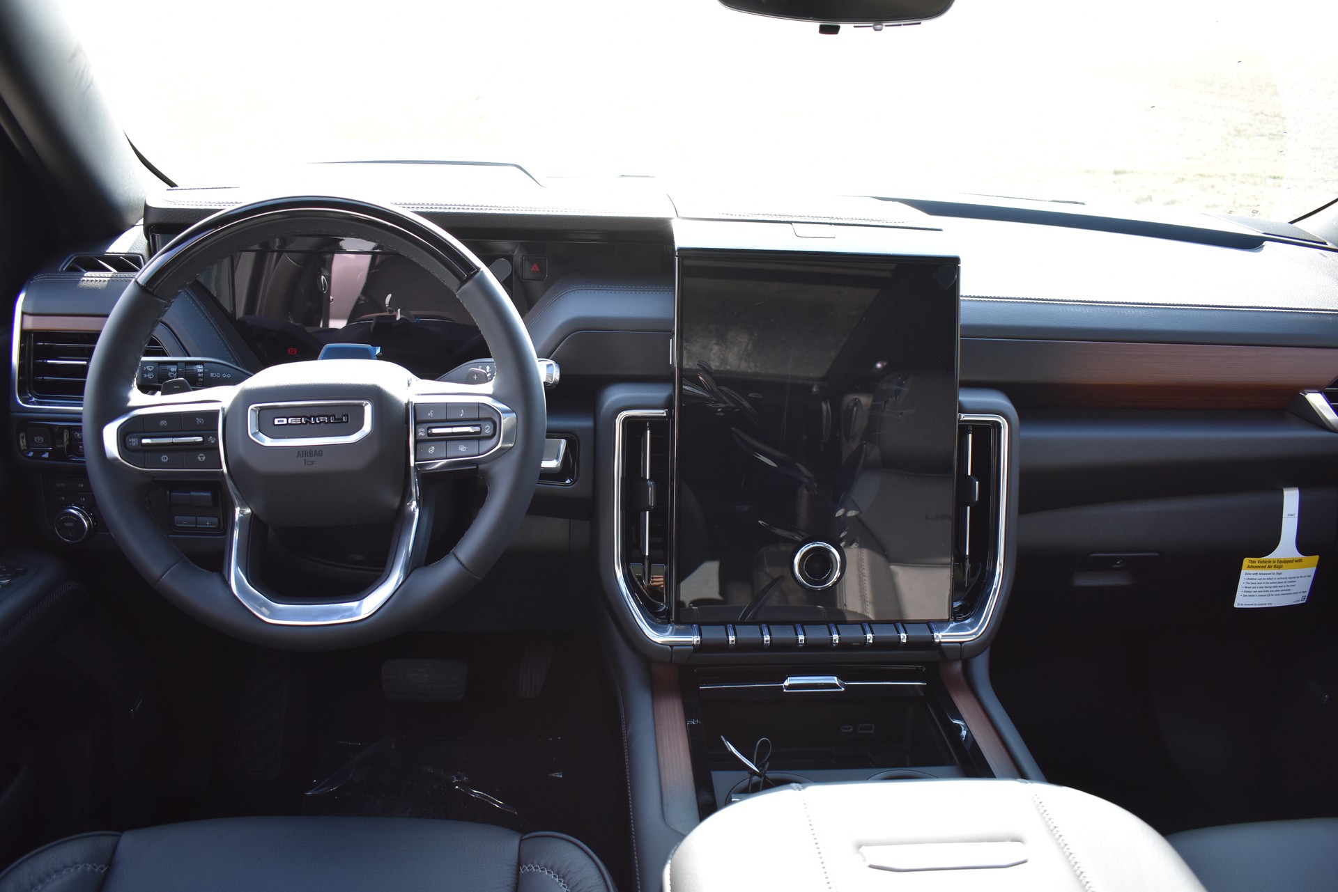 GMC Yukon Denali-image-11