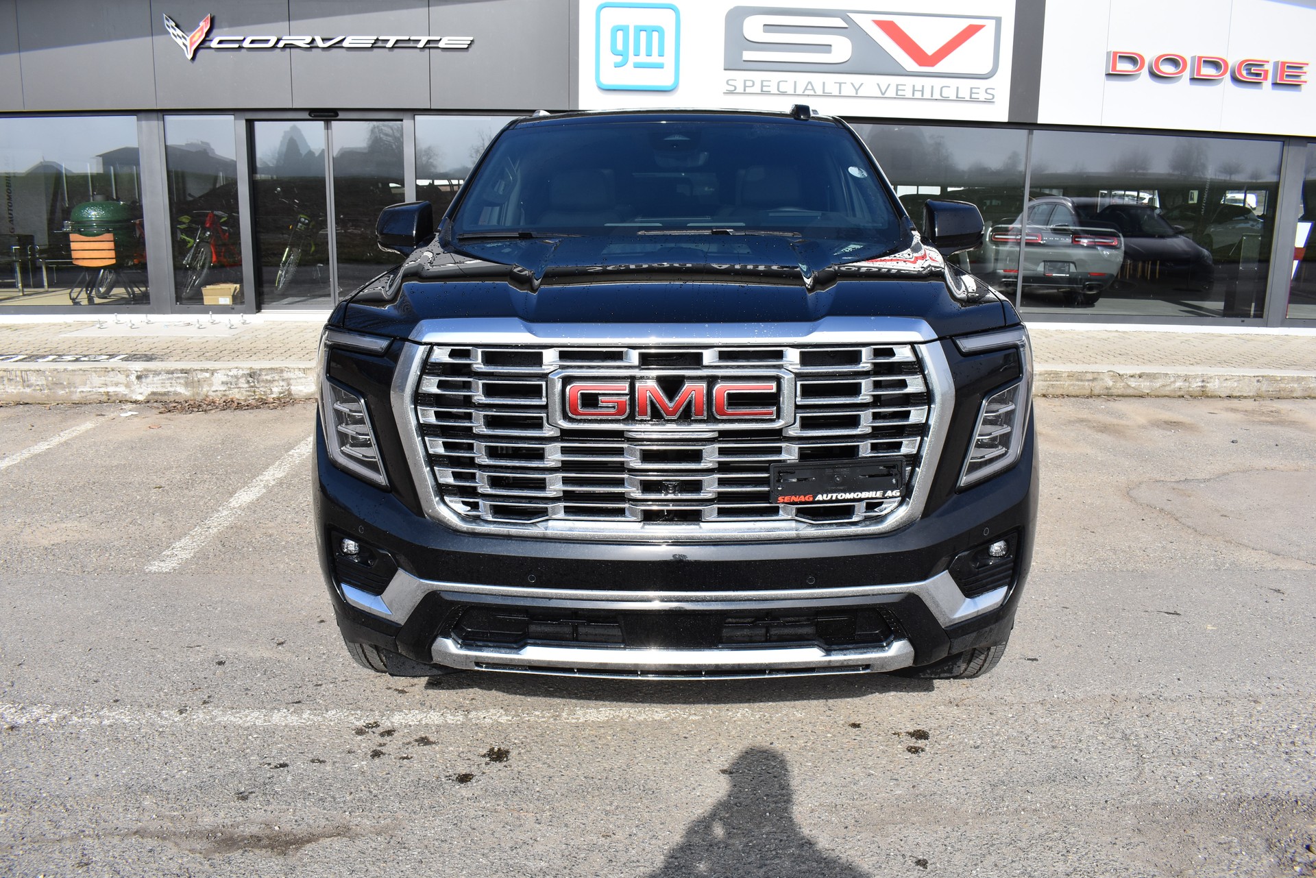 GMC Yukon Denali-image-3