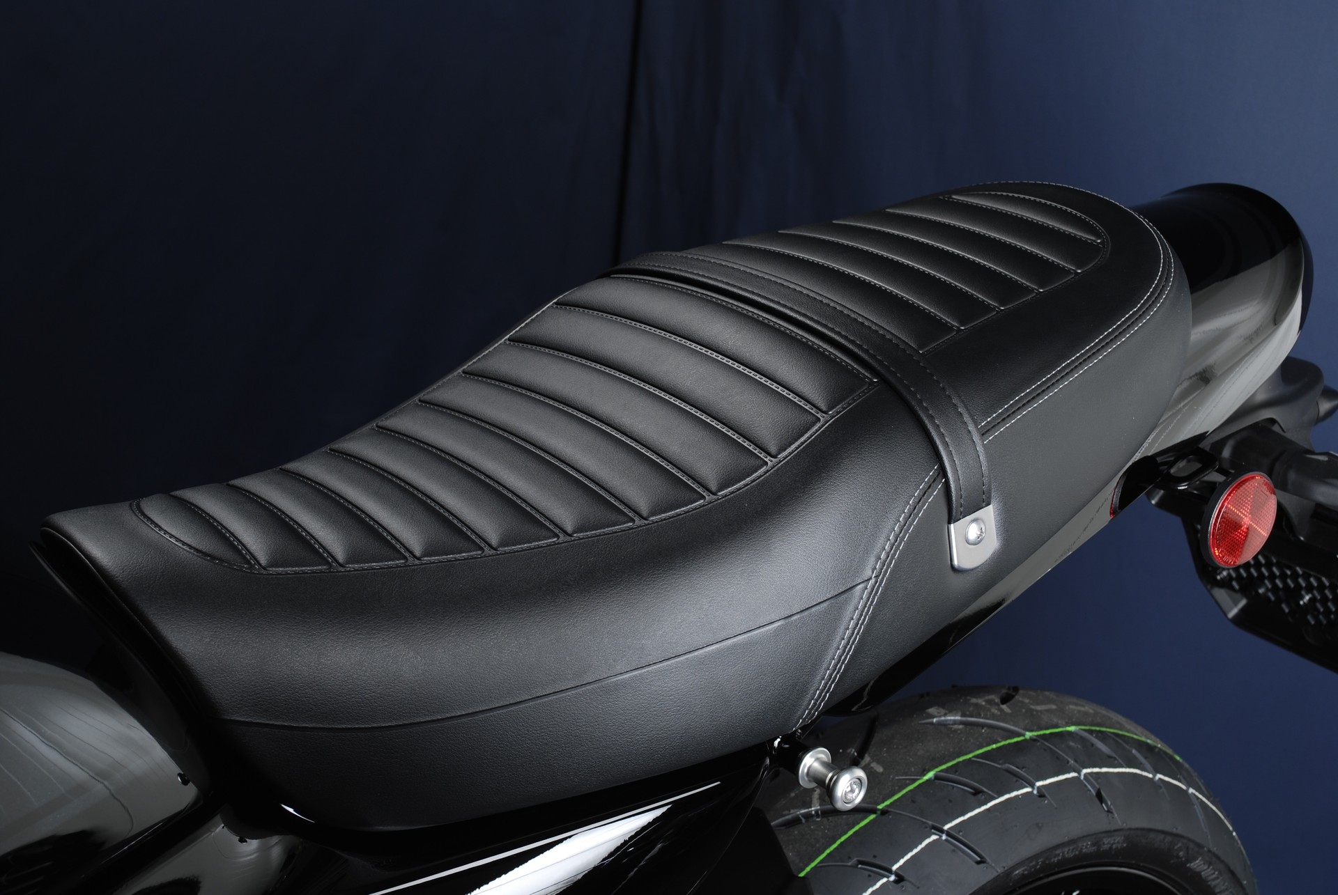 KAWASAKI Z 900 RS "Black Ball Edition" 70 kW (35 kW) MY26-image-12
