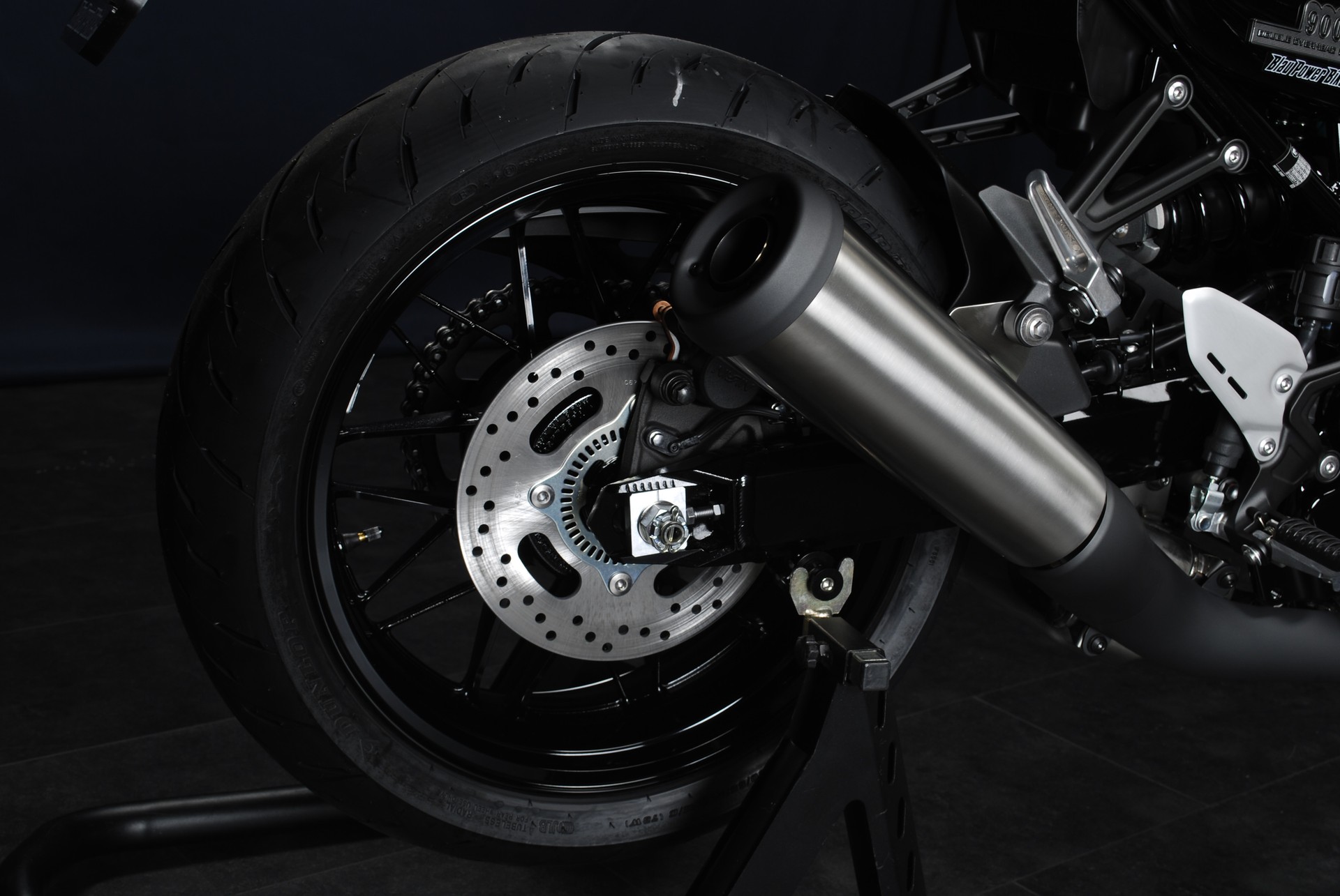KAWASAKI Z 900 RS "Black Ball Edition" 70 kW (35 kW) MY26-image-1