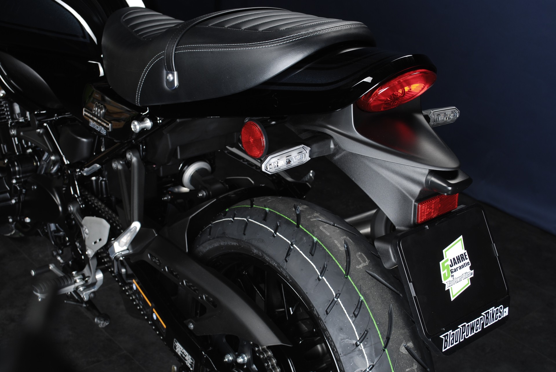 KAWASAKI Z 900 RS "Black Ball Edition" 70 kW (35 kW) MY26-image-13