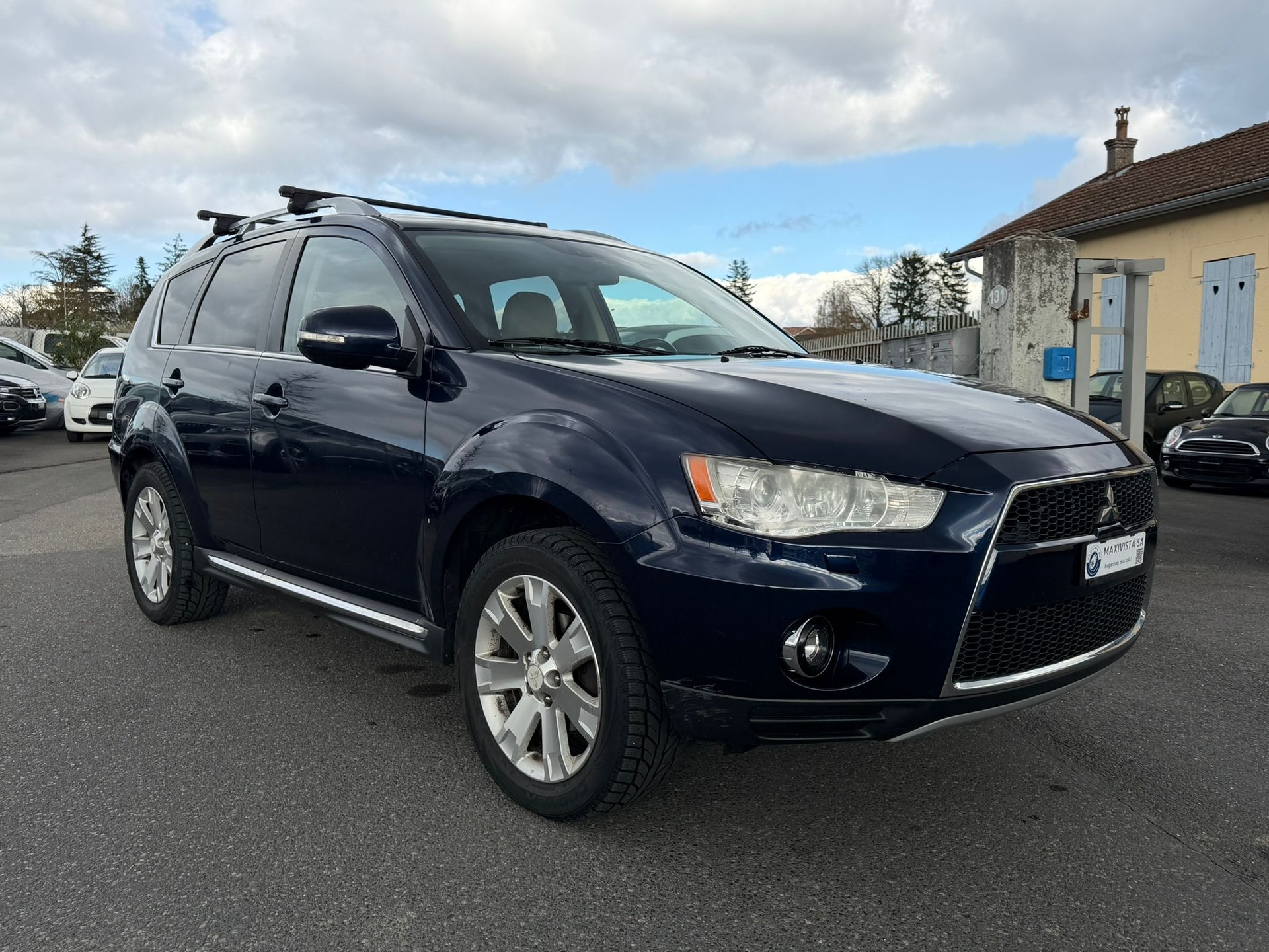 MITSUBISHI Outlander 2.2 DID Navigator 4WD TC-SST-showroom-element-2