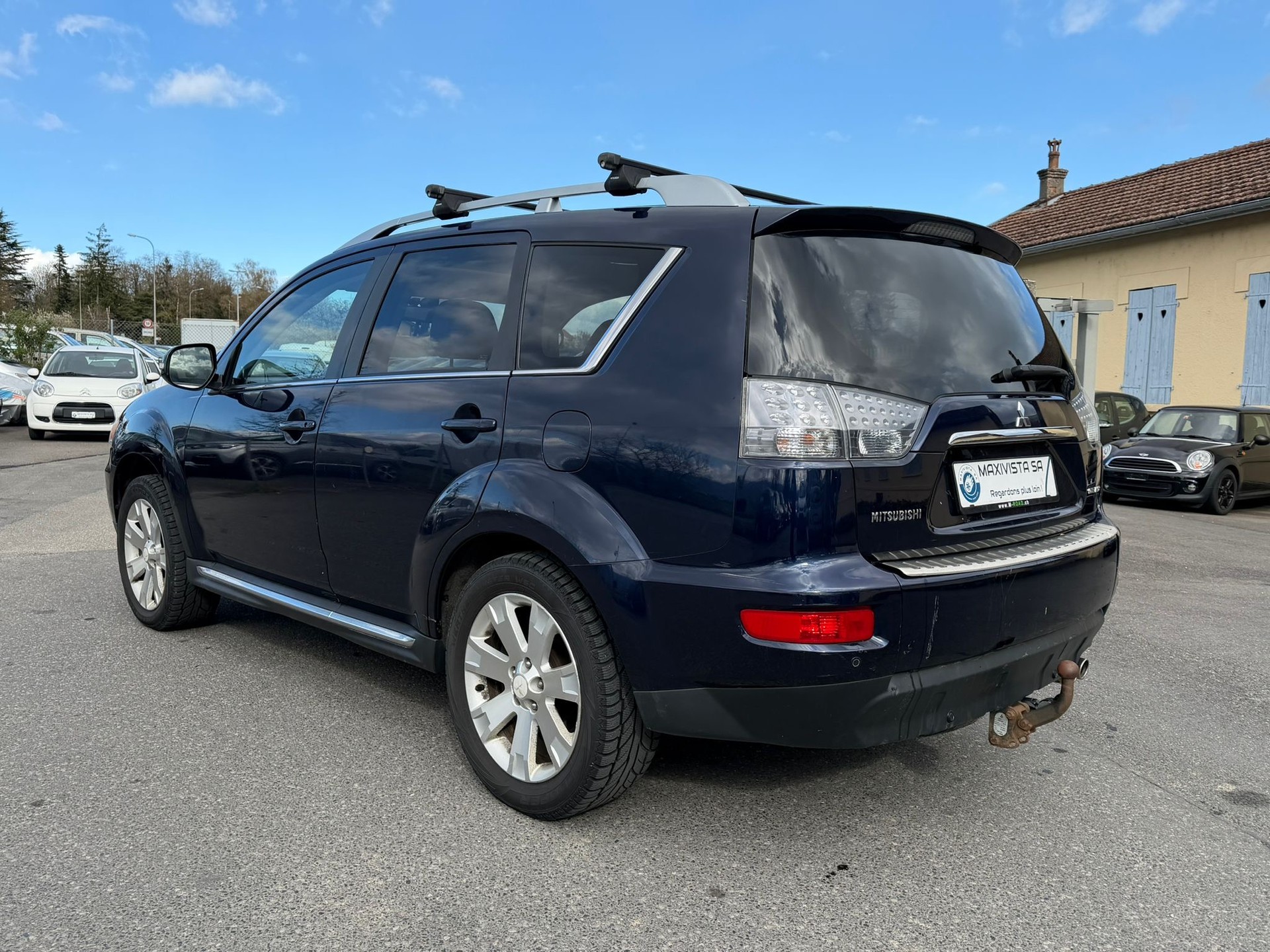 MITSUBISHI Outlander 2.2 DID Navigator 4WD TC-SST-showroom-element-3