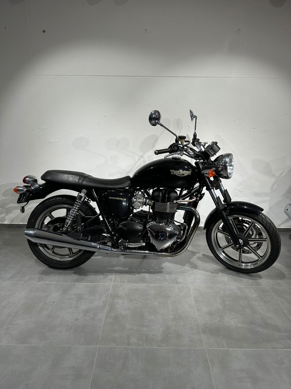 TRIUMPH Bonneville 900 i