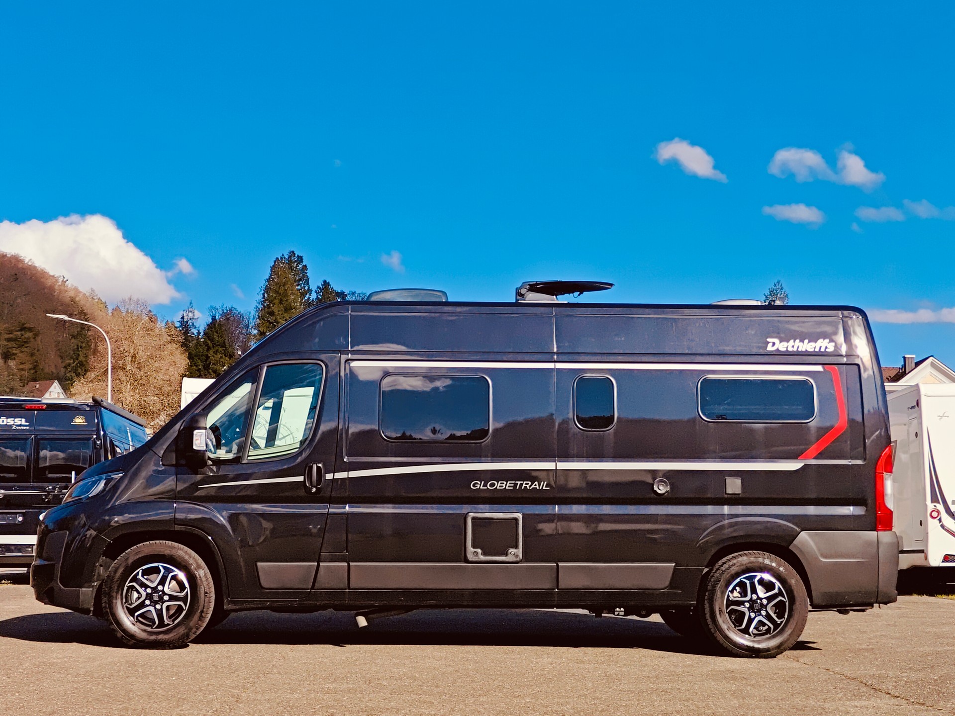 FIAT Dethleffs Globetrail 600 ER -- Automat -- Längsbett -- Klimaanlage -- SAT-Anlage & TV -- Lithiumbatterie-image-6