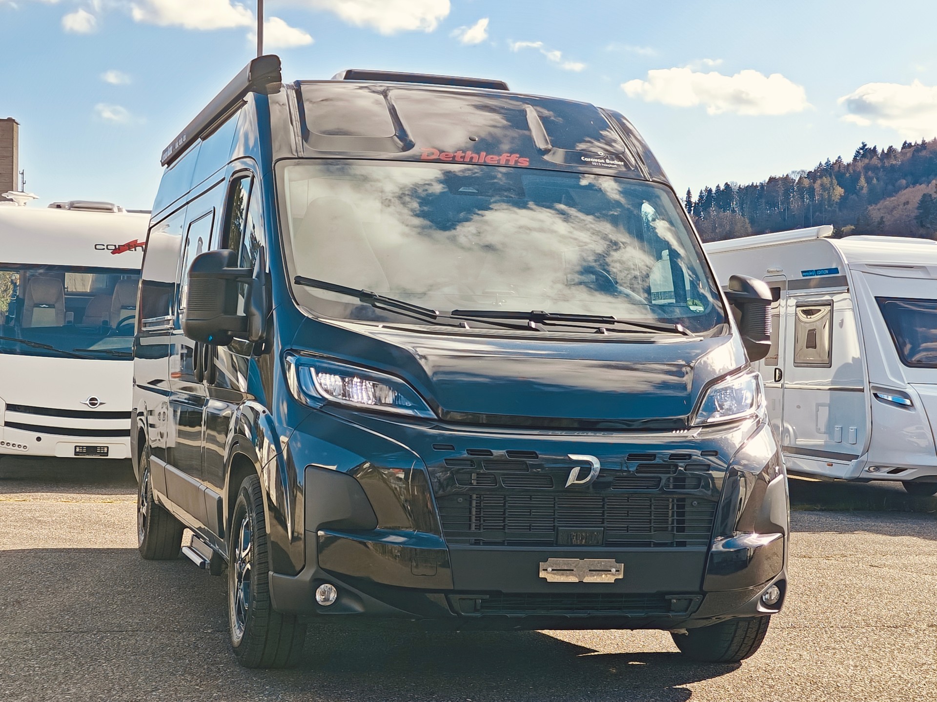 FIAT Dethleffs Globetrail 600 ER -- Automat -- Längsbett -- Klimaanlage -- SAT-Anlage & TV -- Lithiumbatterie-showroom-element-1
